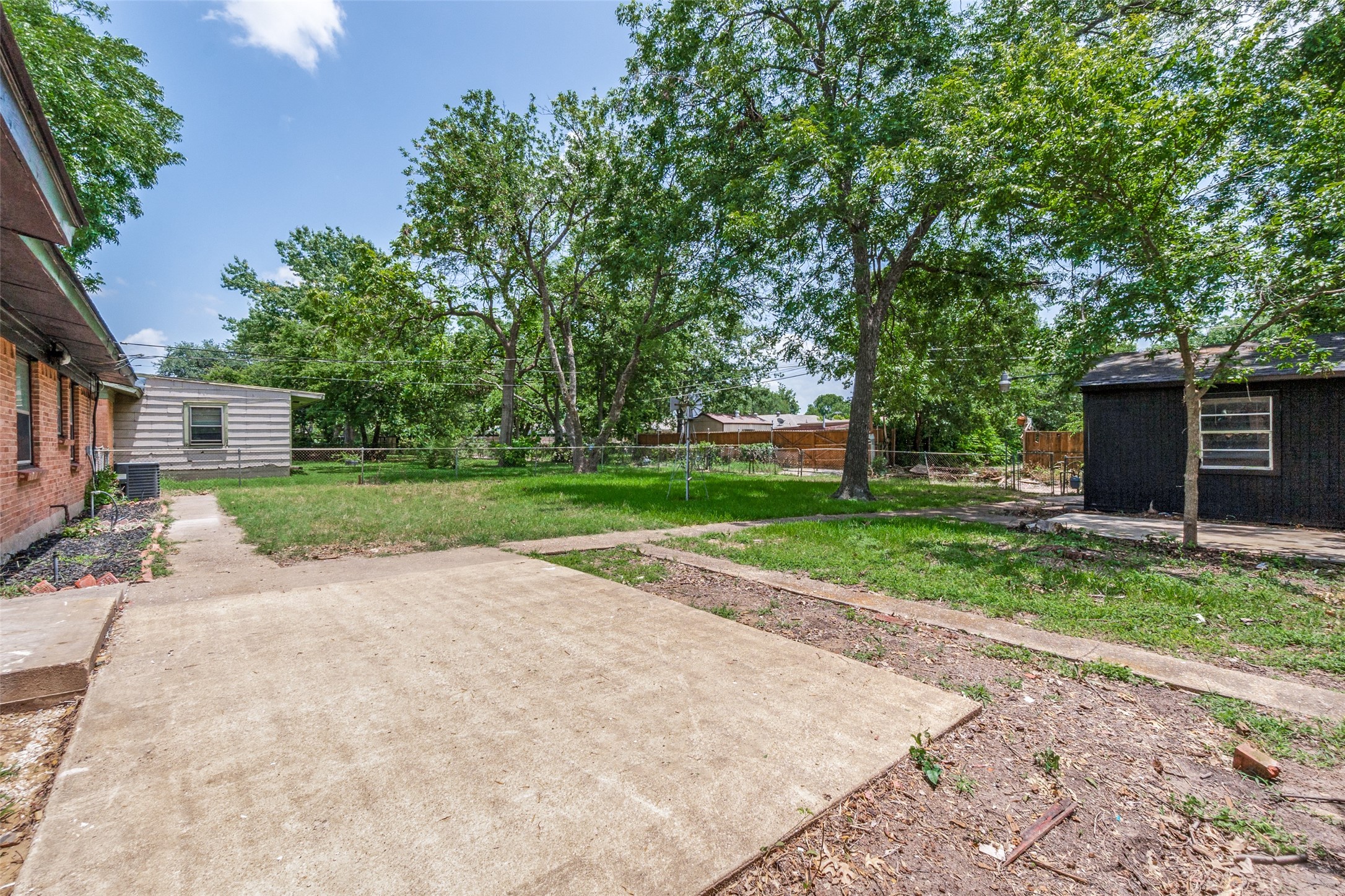 2406 Globe Avenue