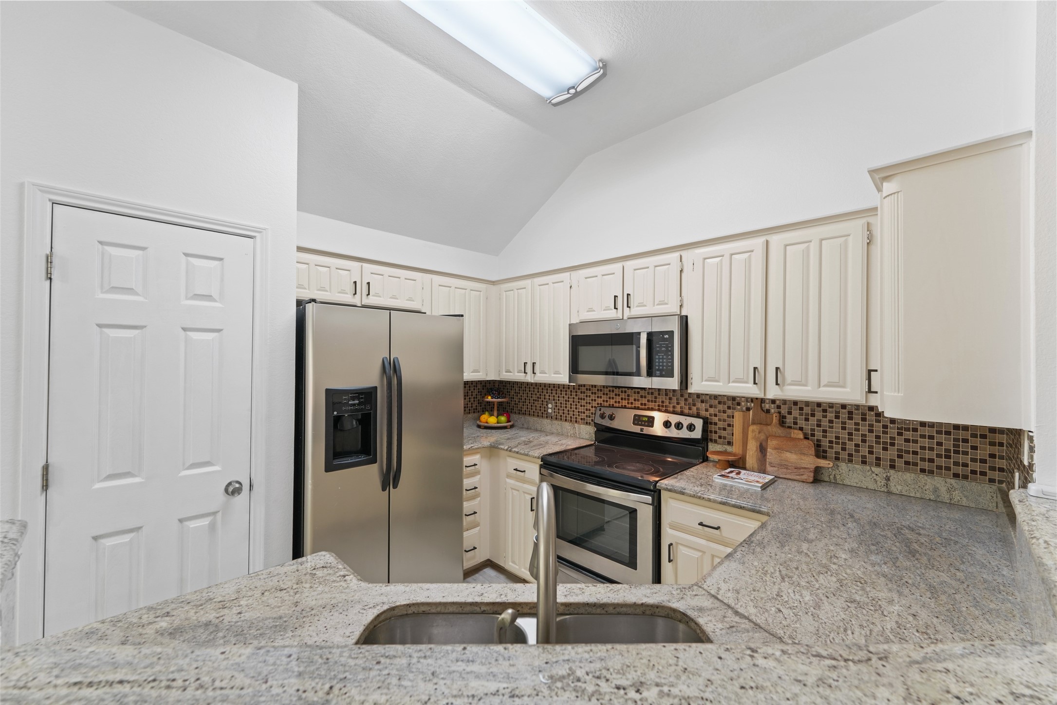 8009 Alamo Court
