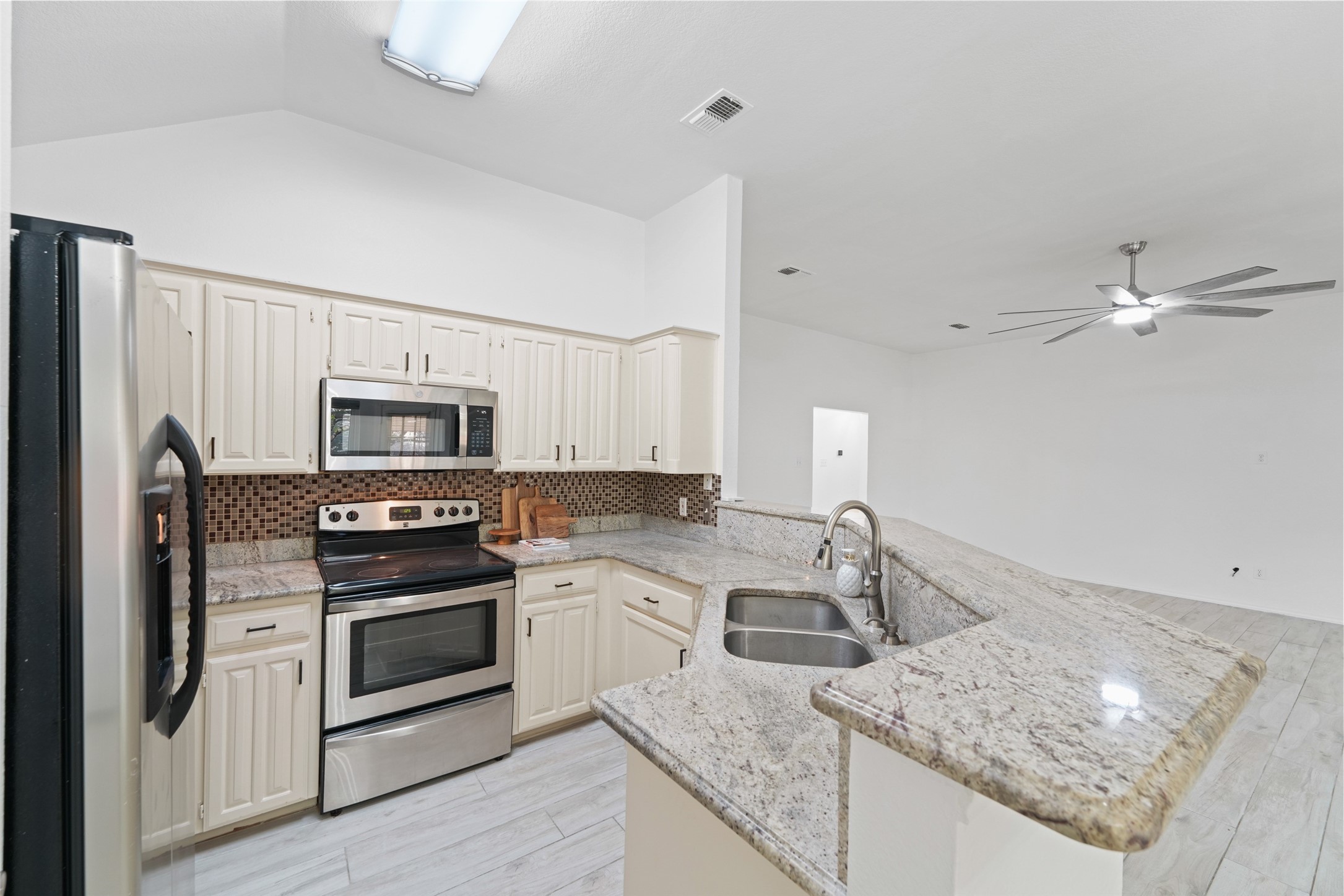 8009 Alamo Court