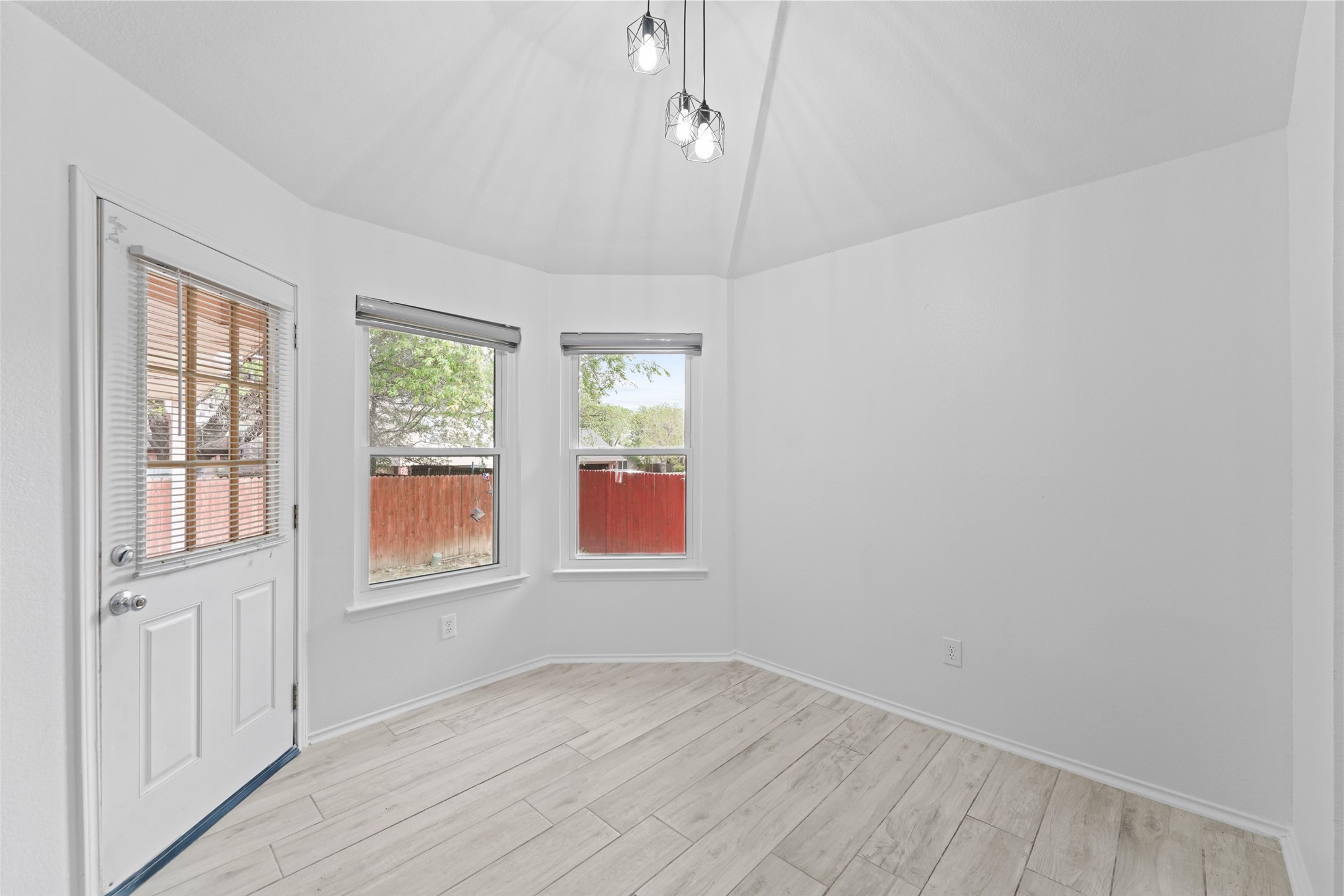 8009 Alamo Court