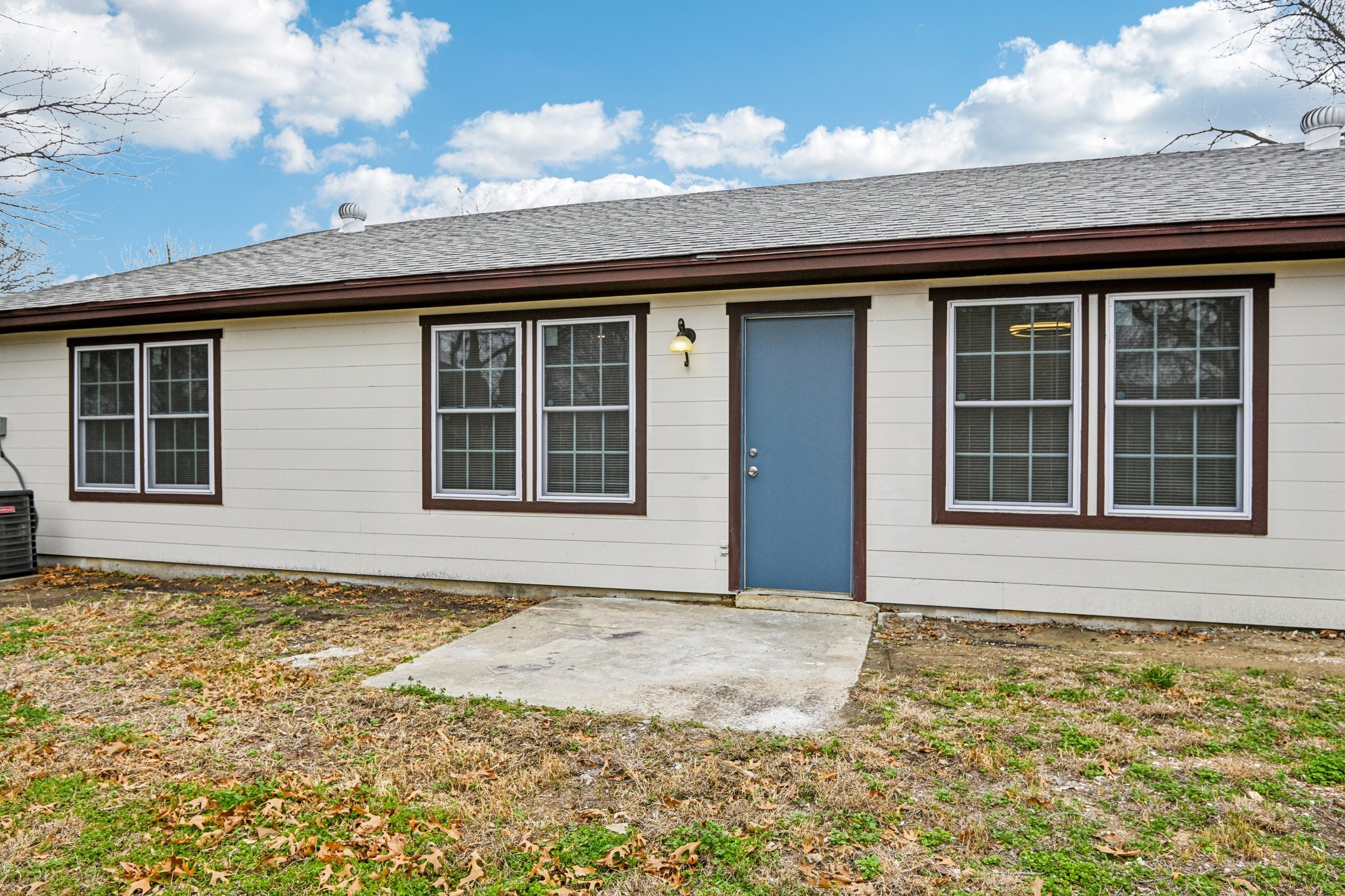 832 Cross Timbers Drive