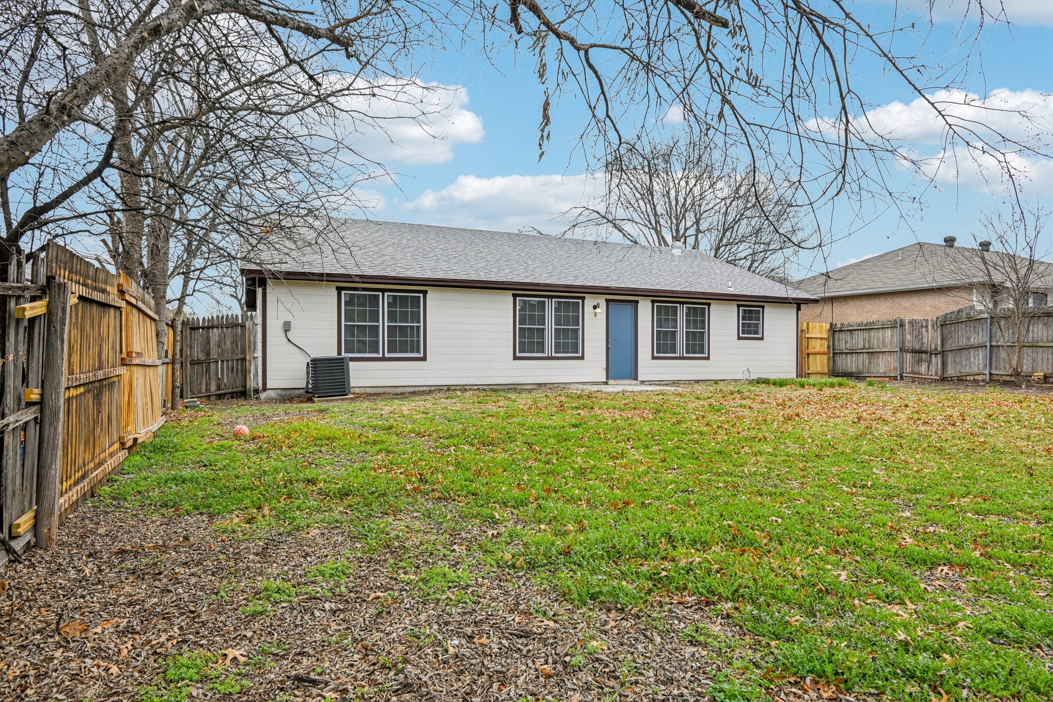 832 Cross Timbers Drive