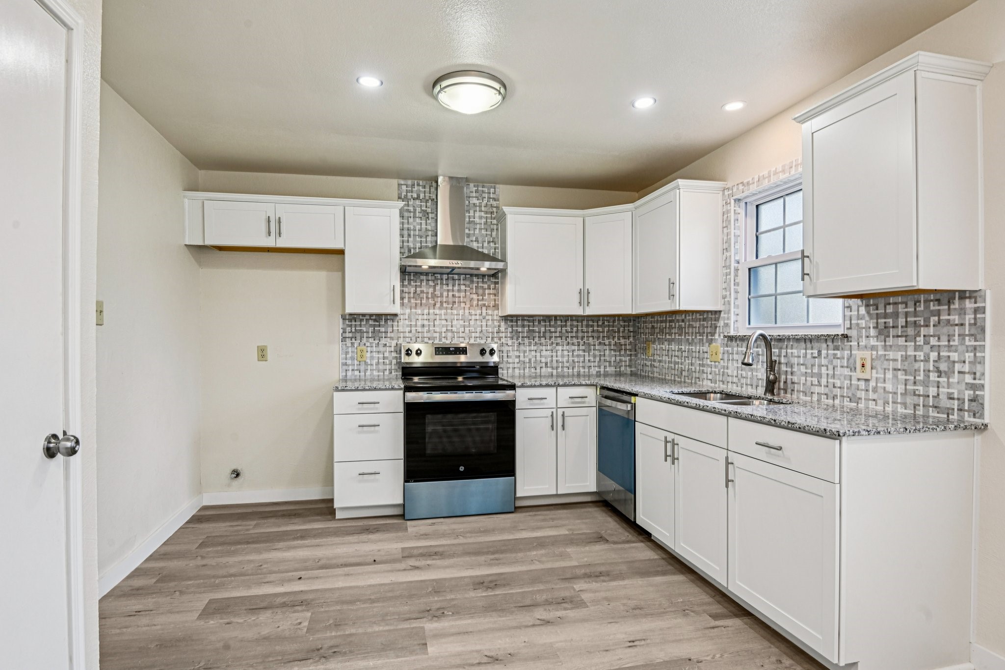 832 Cross Timbers Drive