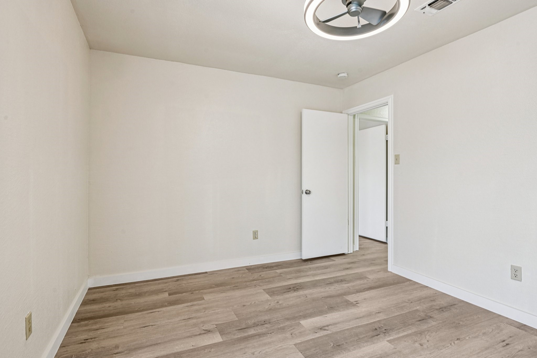 832 Cross Timbers Drive