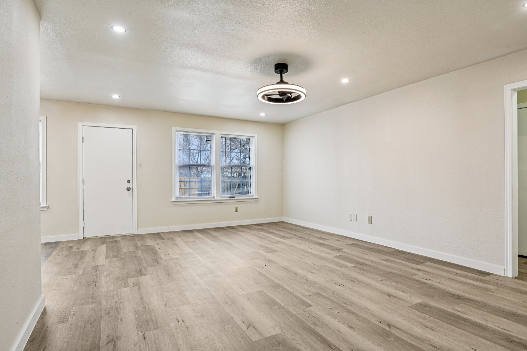 832 Cross Timbers Drive