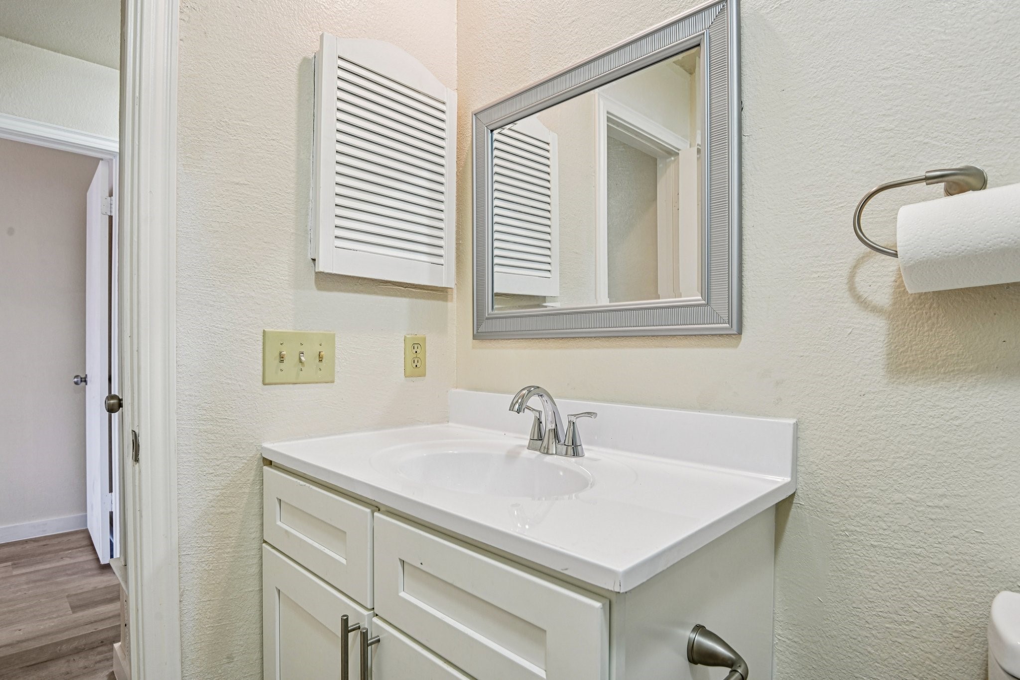 832 Cross Timbers Drive