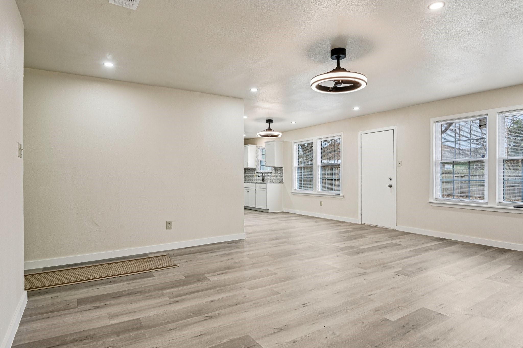 832 Cross Timbers Drive