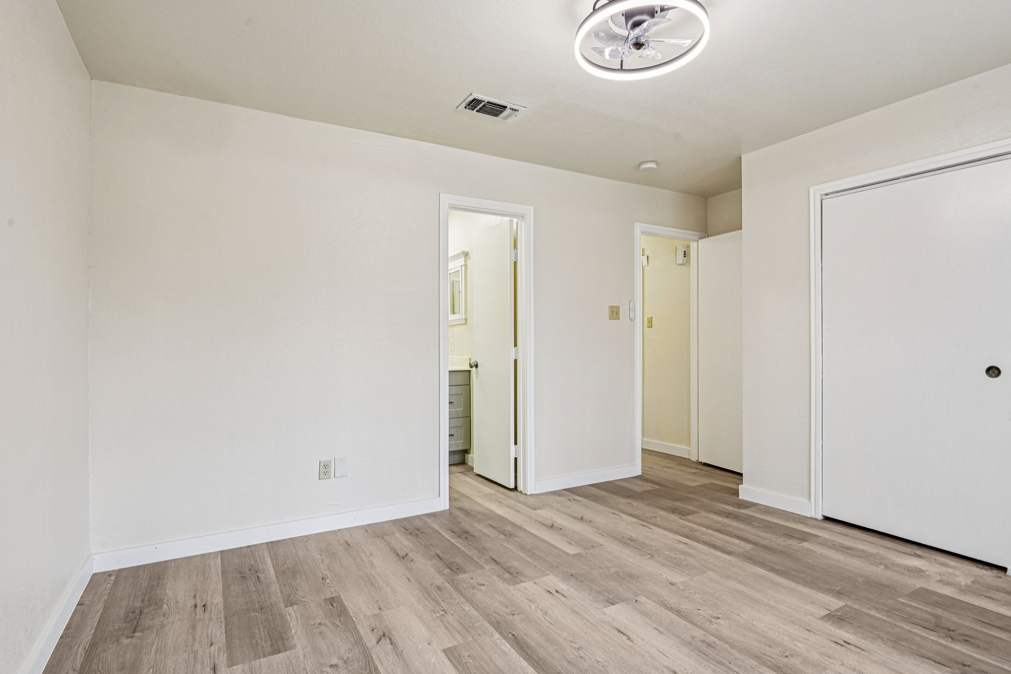 832 Cross Timbers Drive