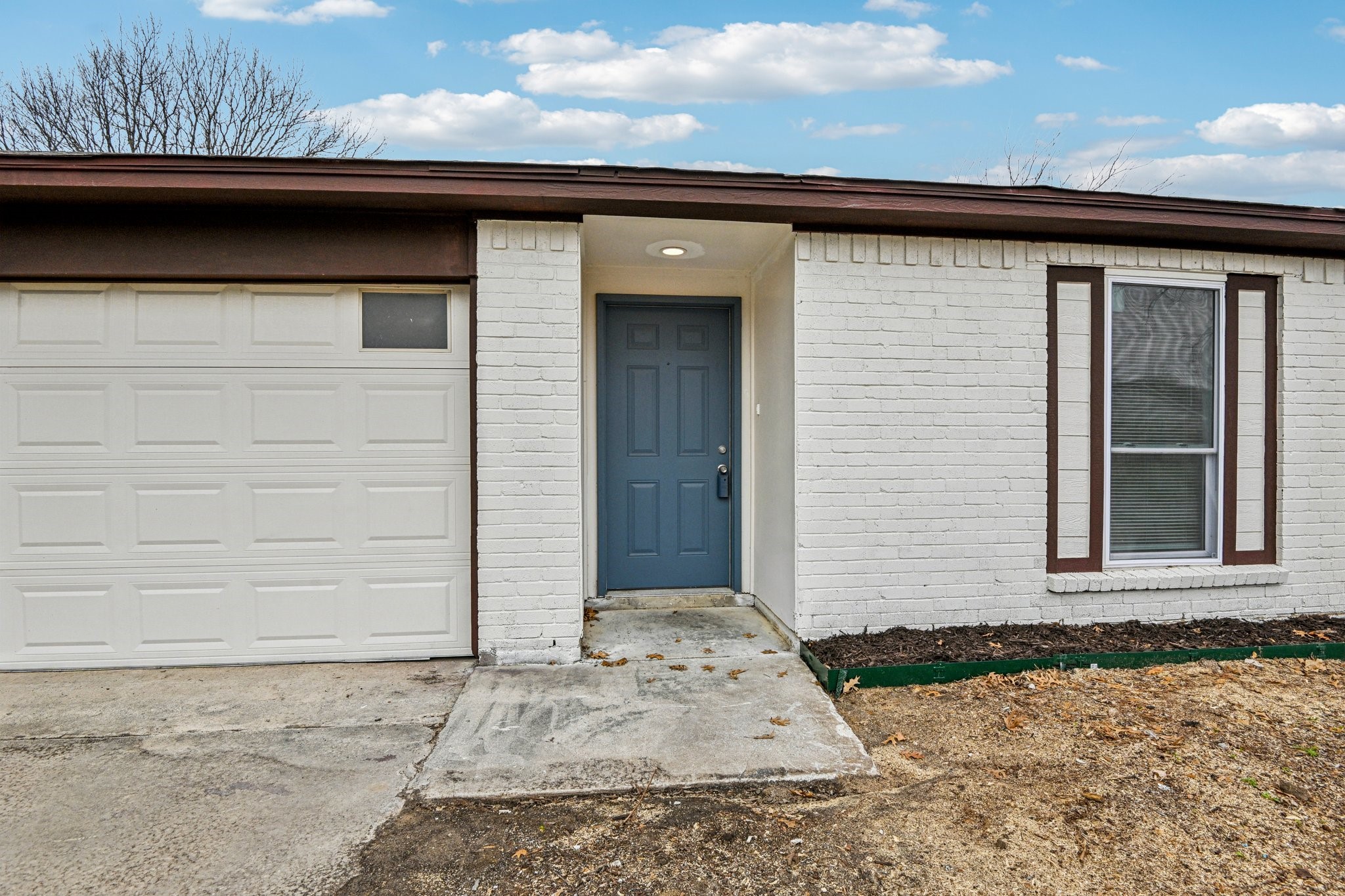 832 Cross Timbers Drive