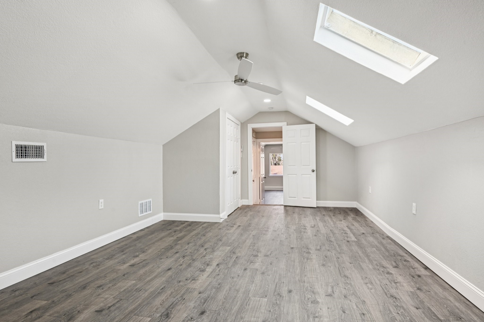 4350 Wedgmont Circle S