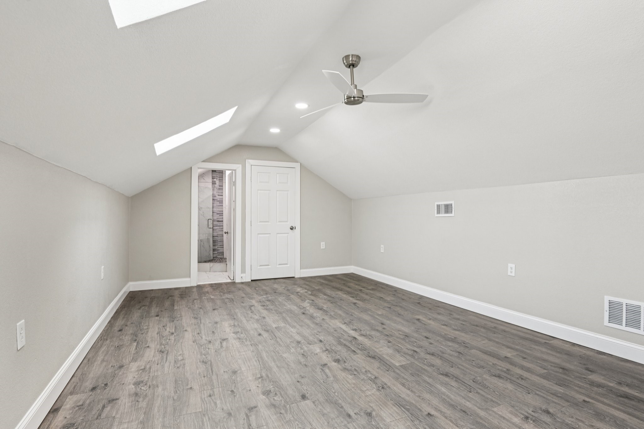 4350 Wedgmont Circle S