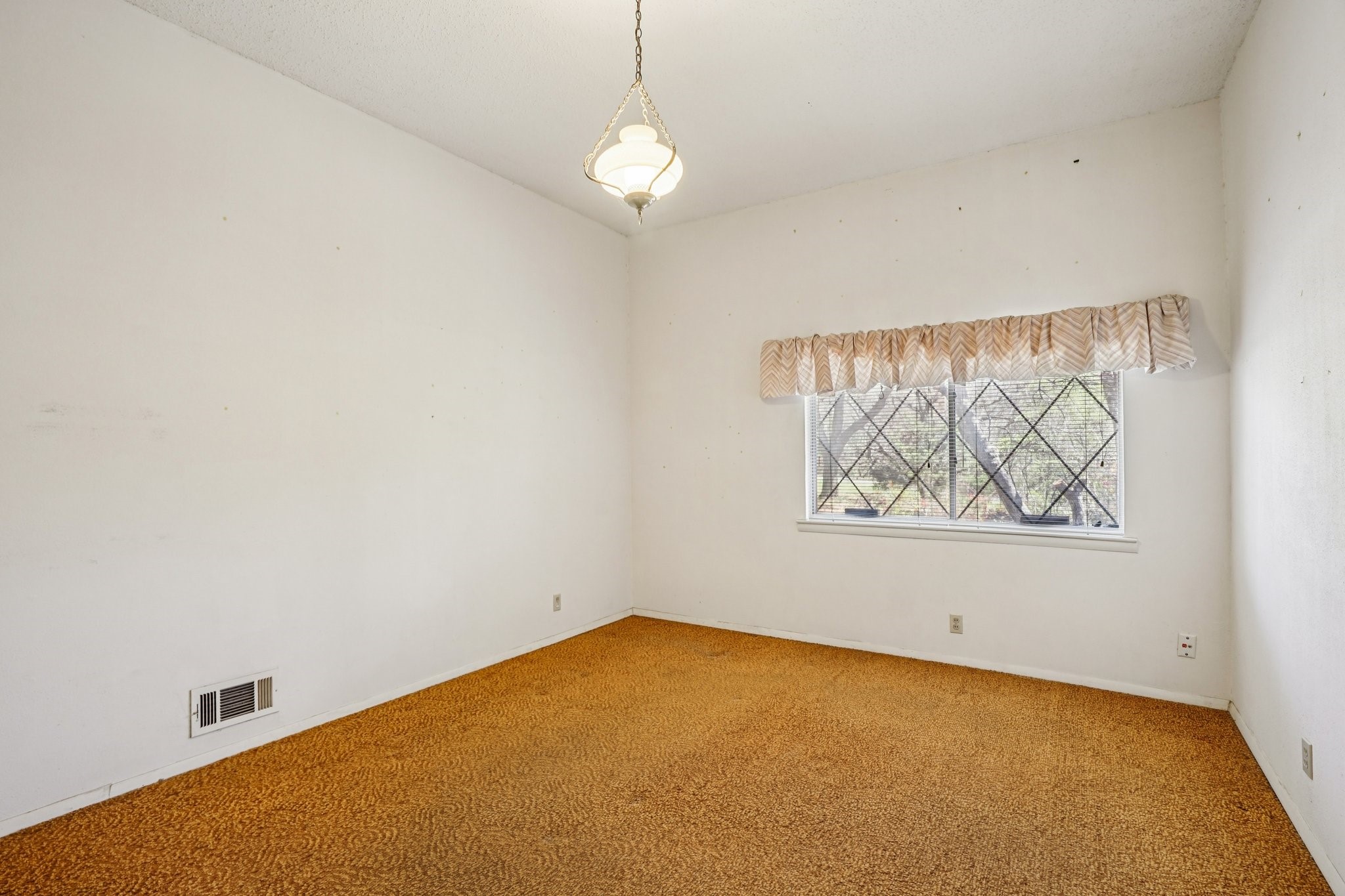 1215 Hill City Drive