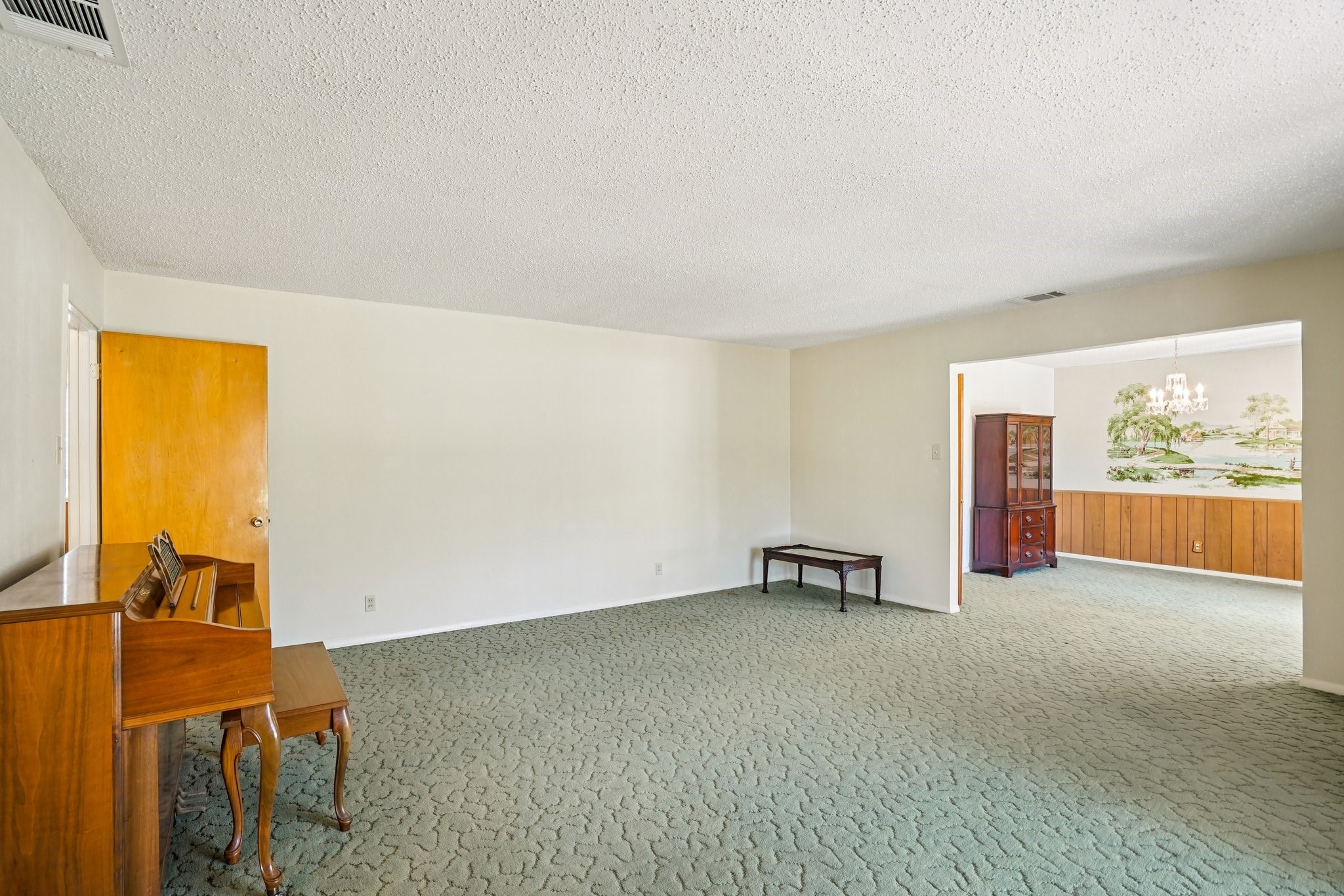 1215 Hill City Drive