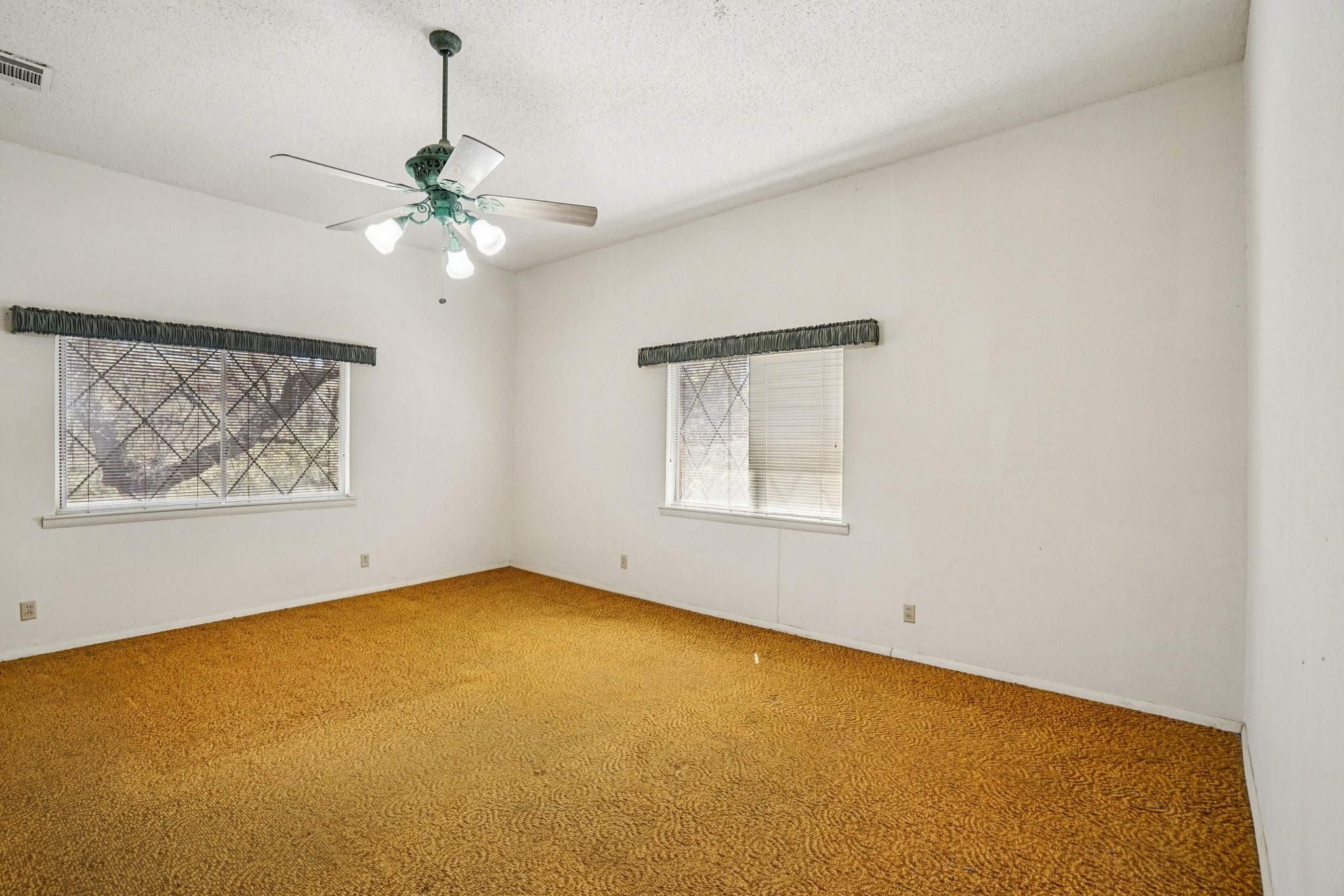 1215 Hill City Drive