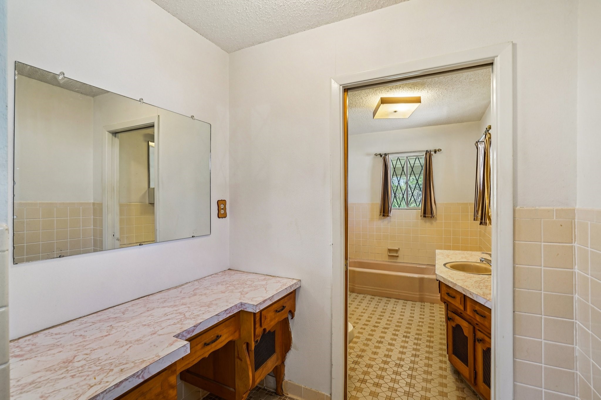 1215 Hill City Drive