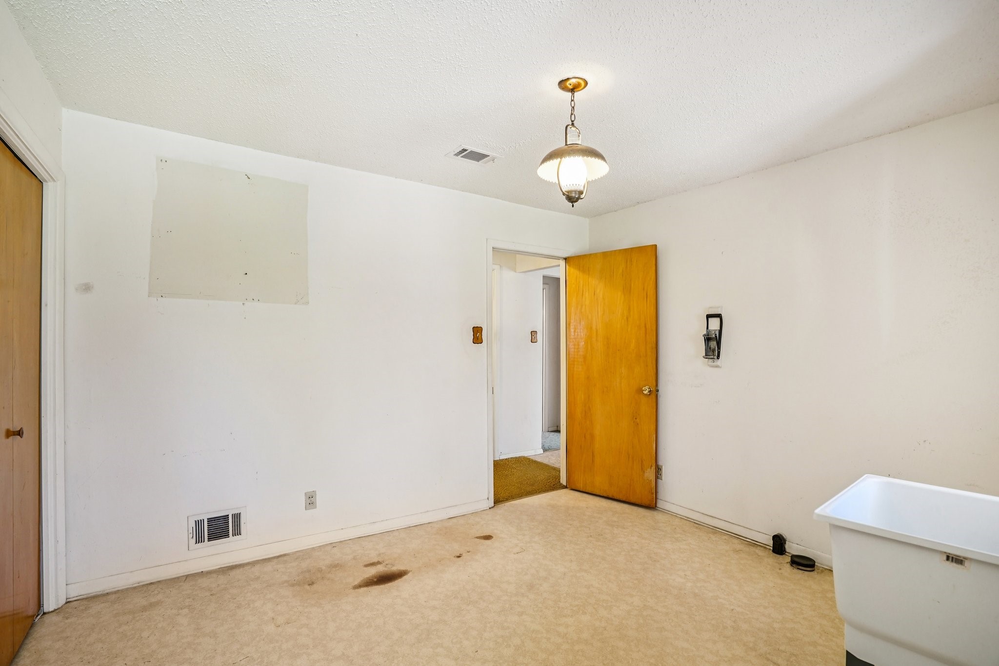 1215 Hill City Drive