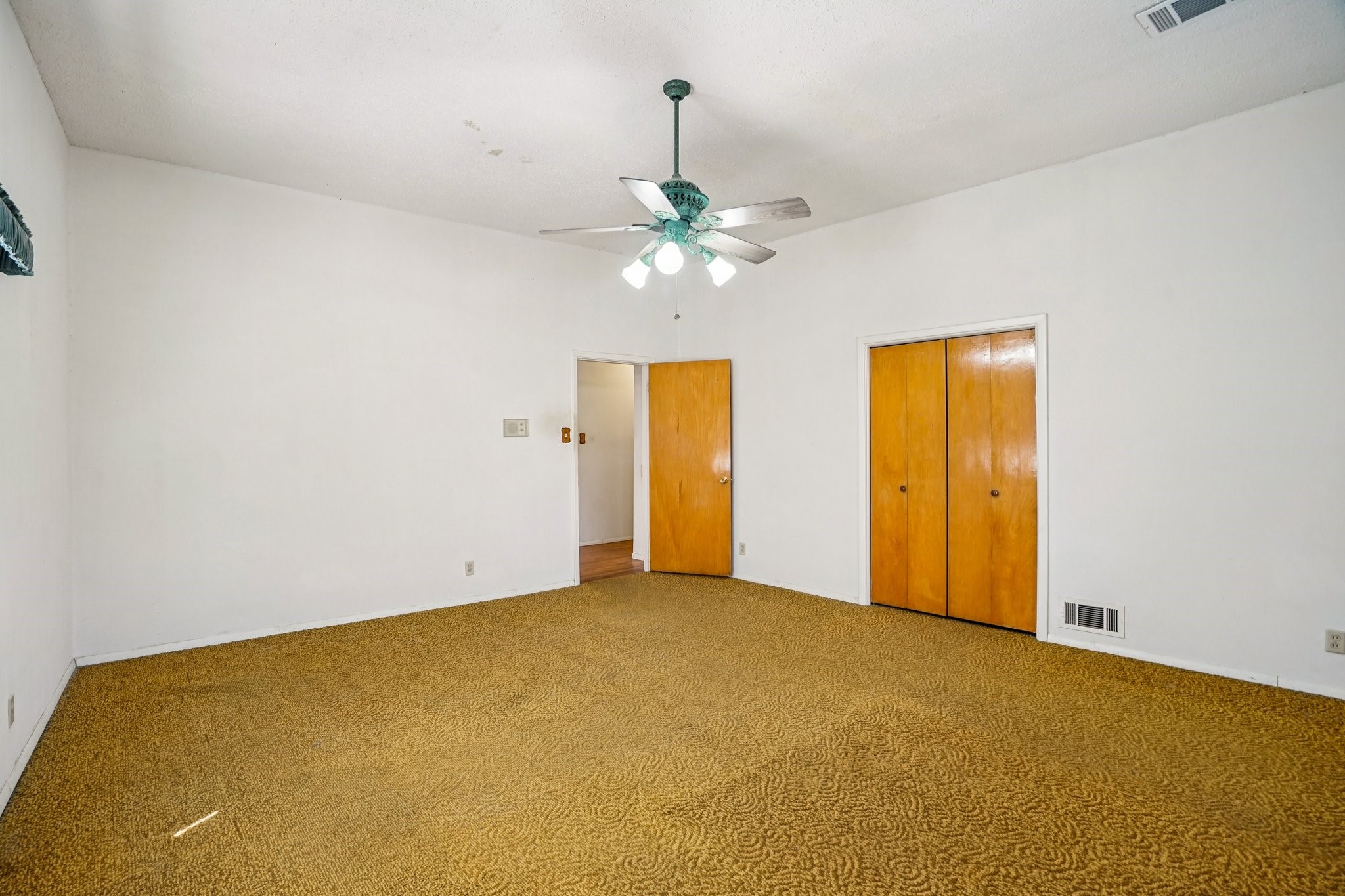 1215 Hill City Drive