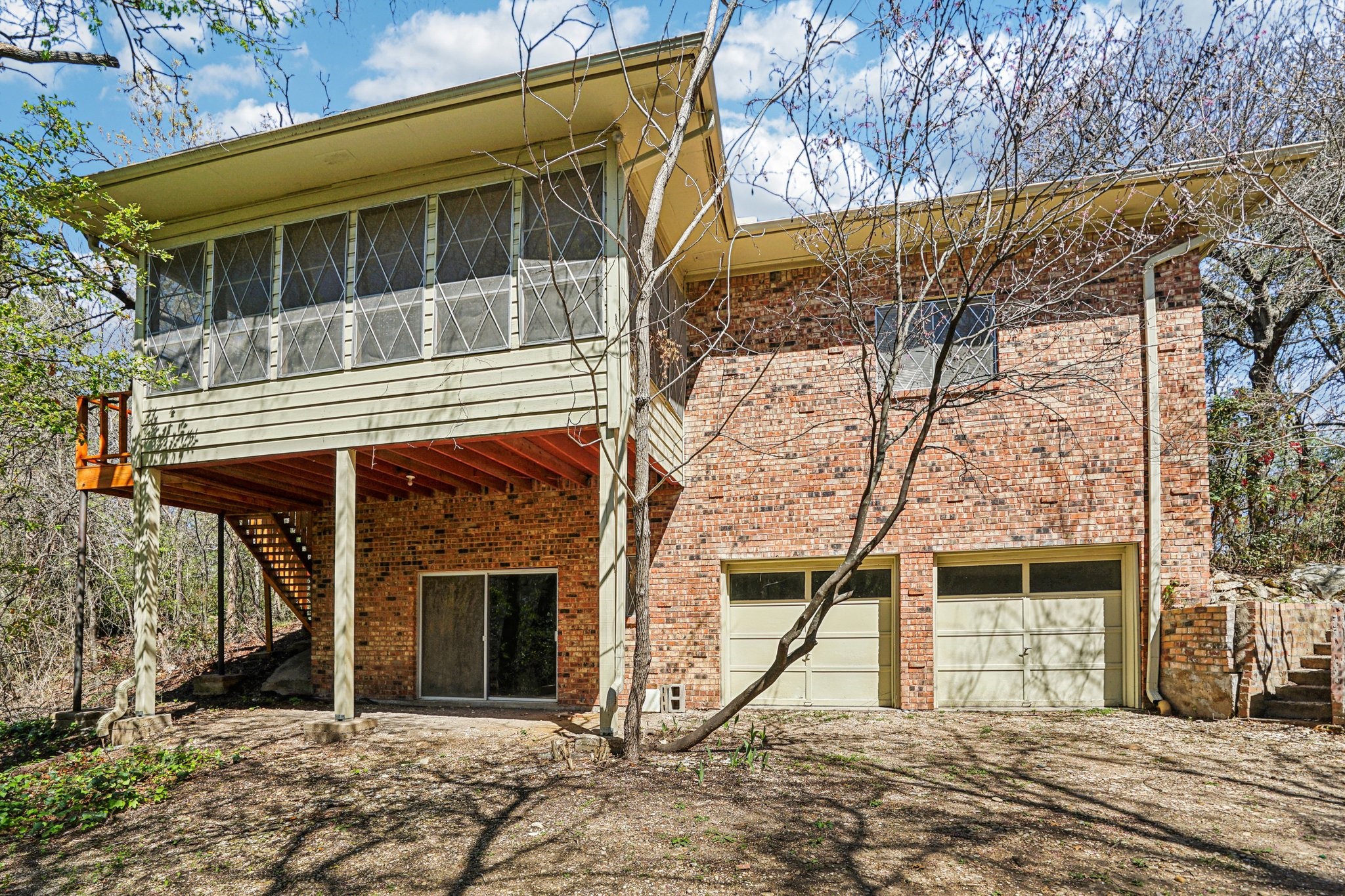 1215 Hill City Drive