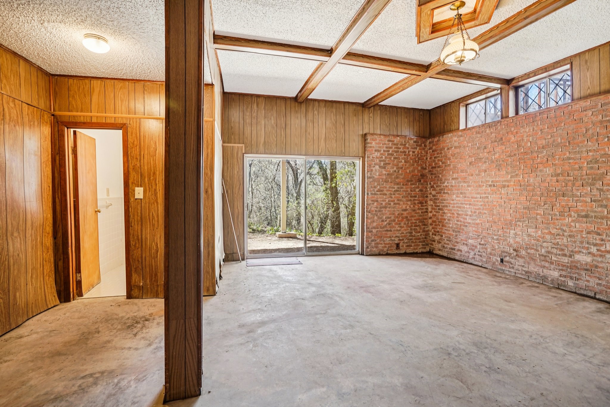 1215 Hill City Drive