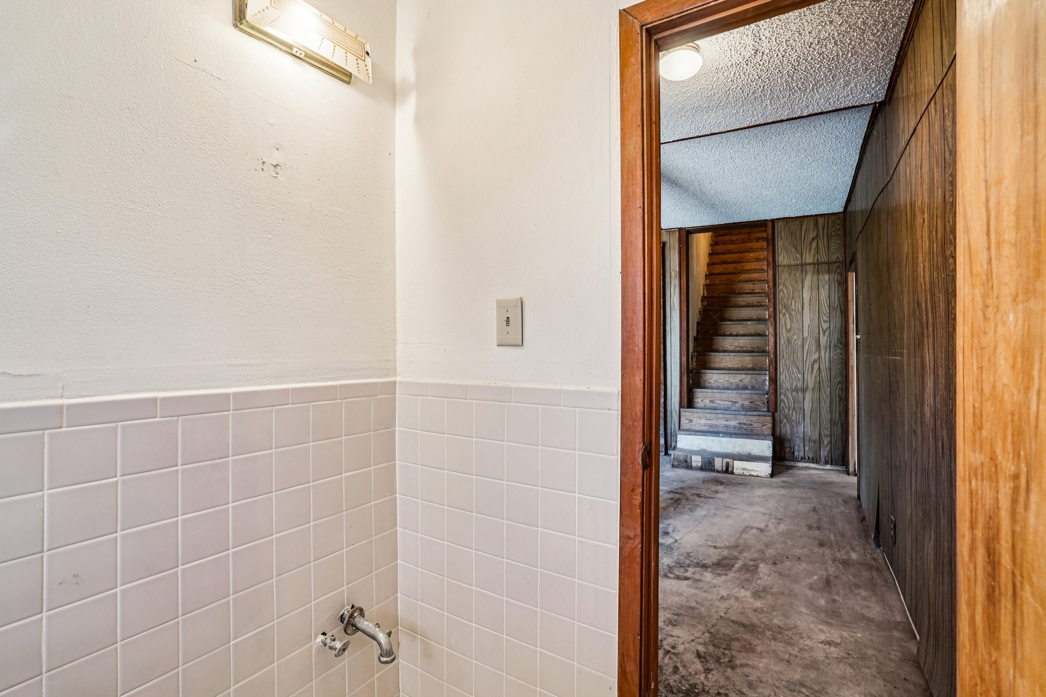 1215 Hill City Drive