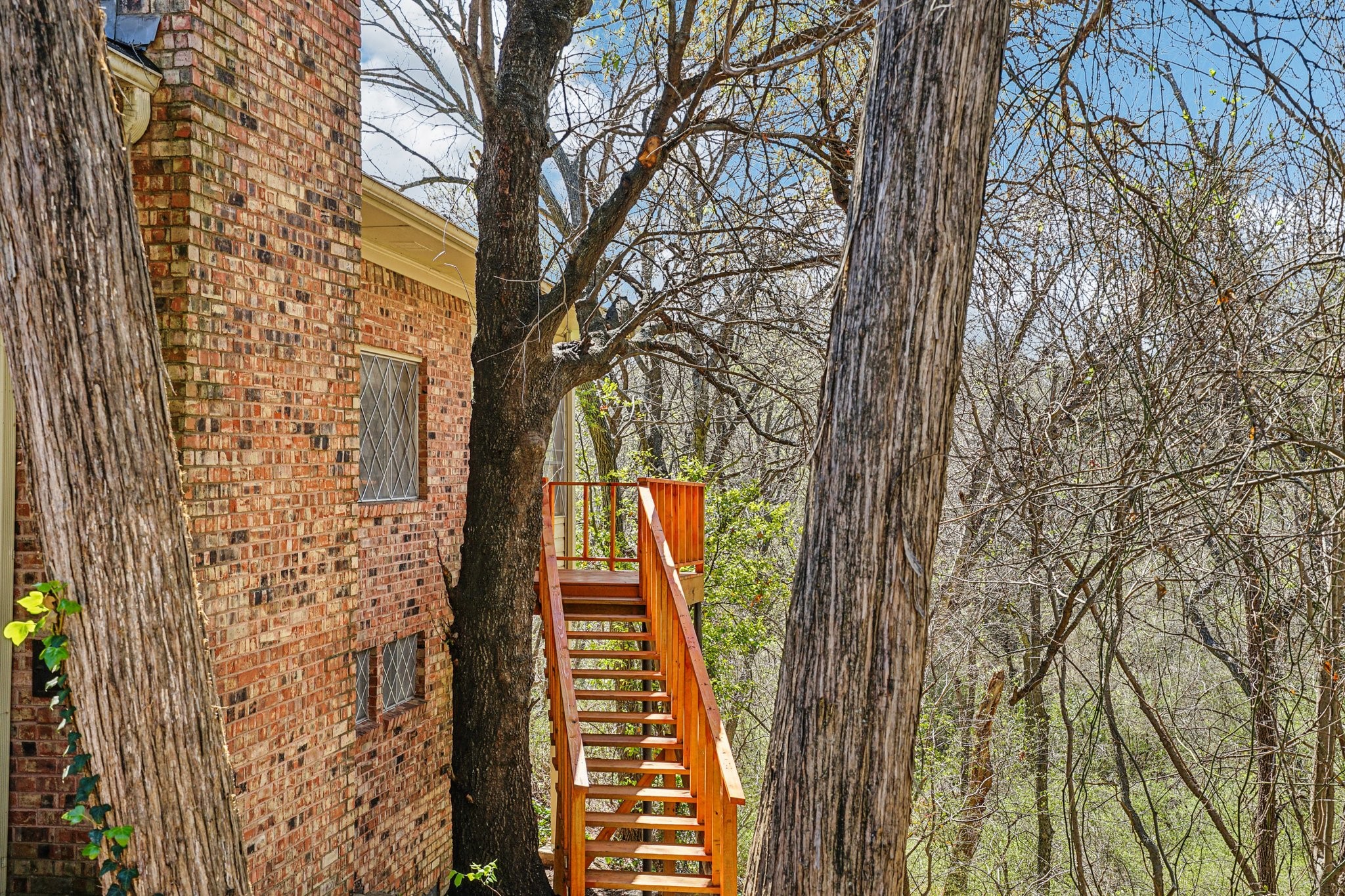 1215 Hill City Drive