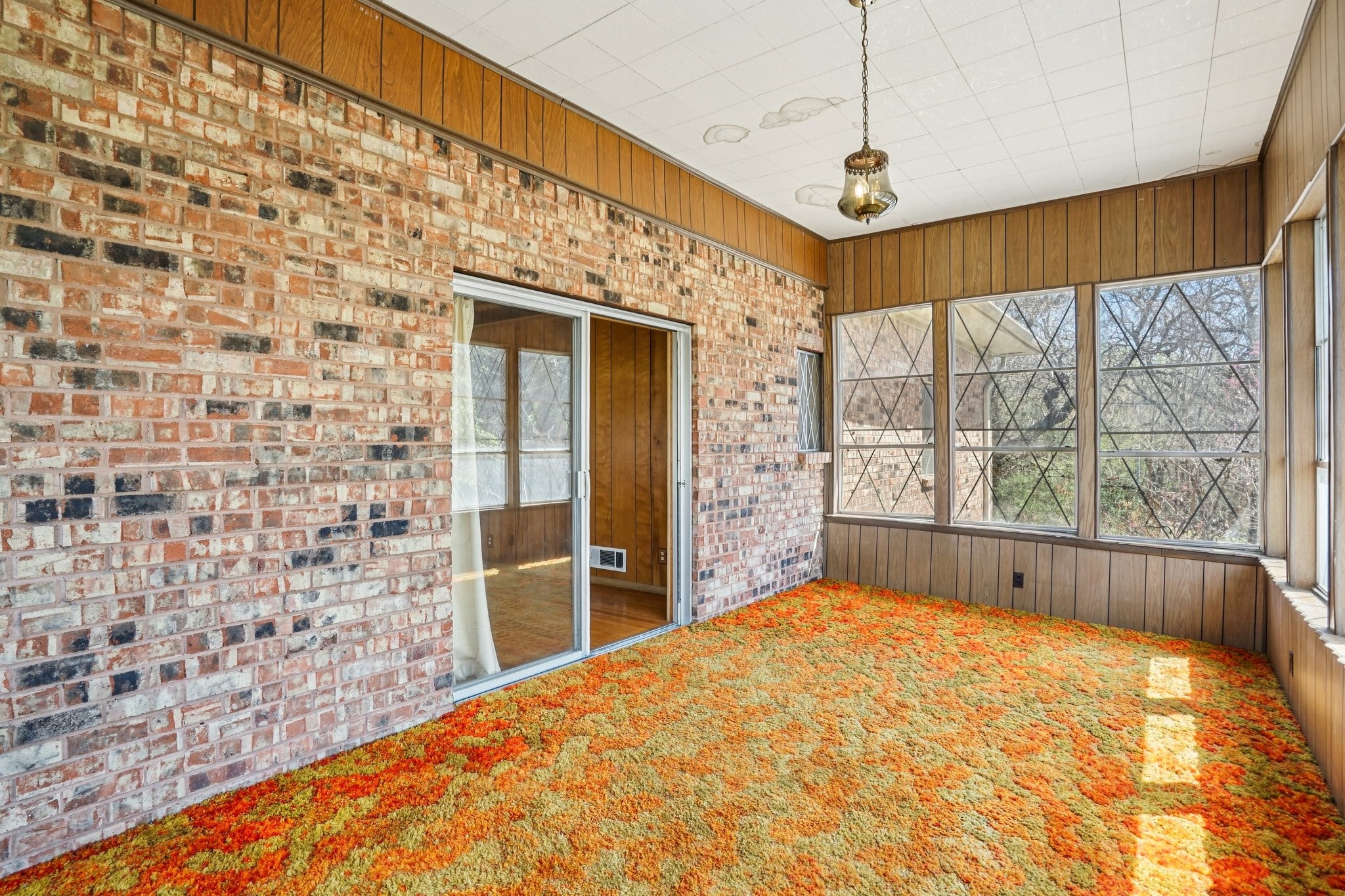 1215 Hill City Drive