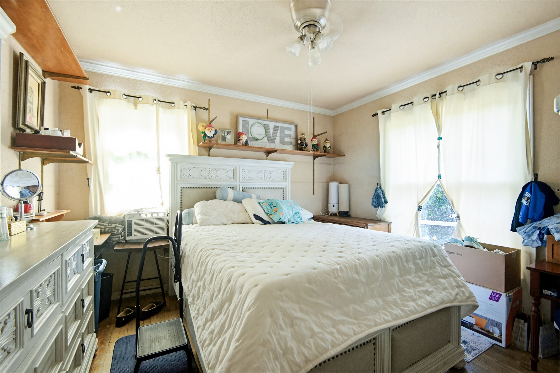 4015 Poinsettia Drive
