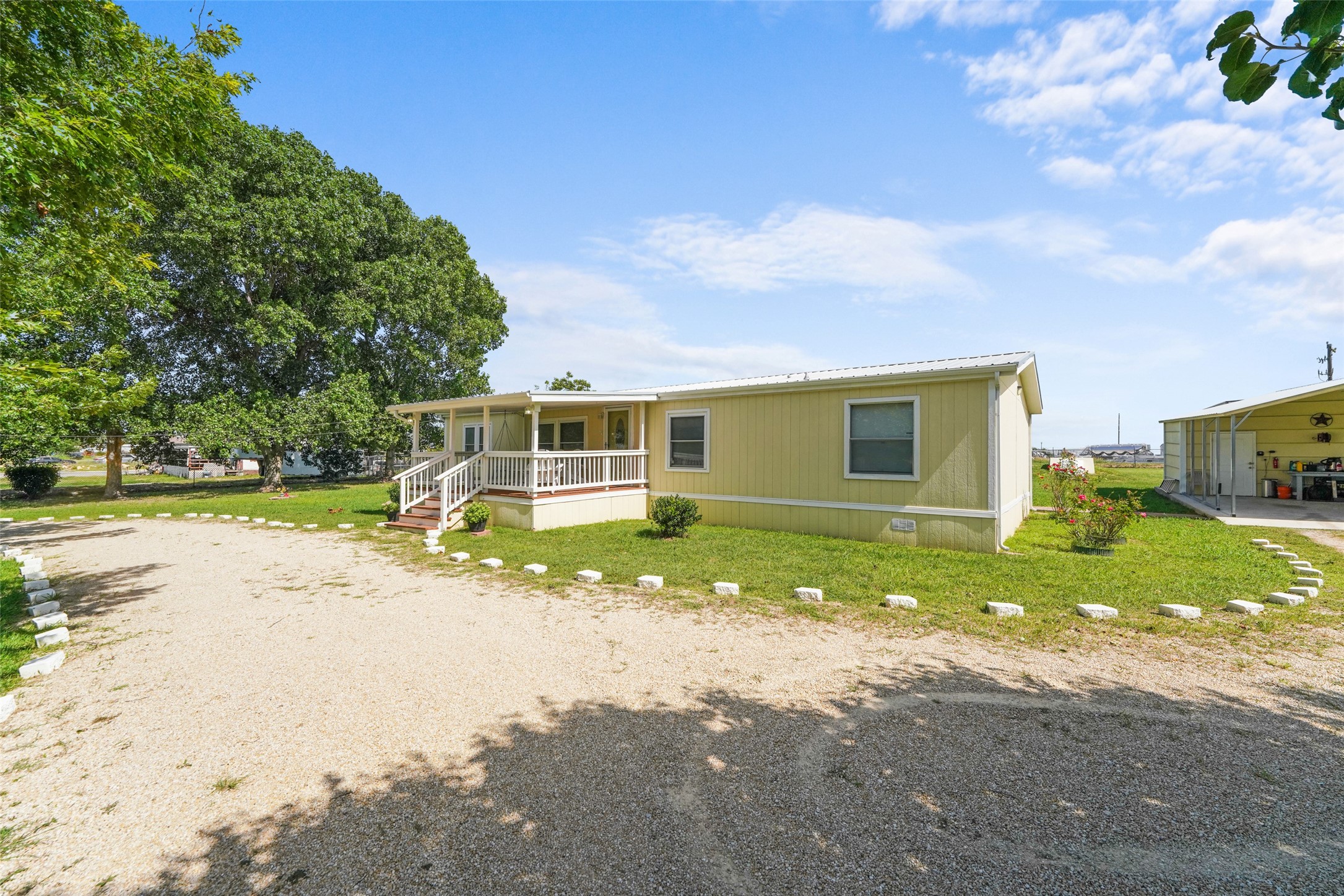 542 Private Road 4906