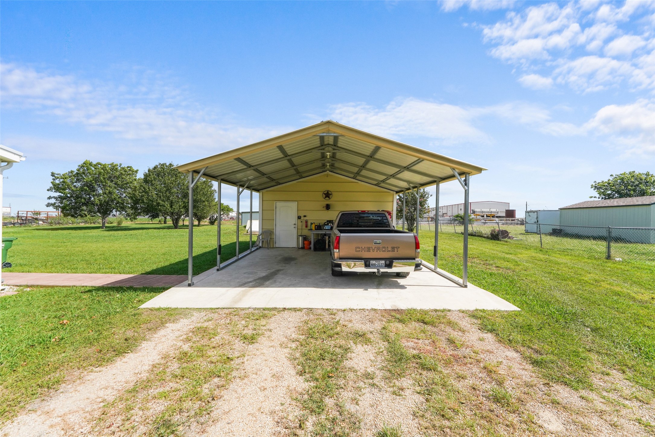 542 Private Road 4906