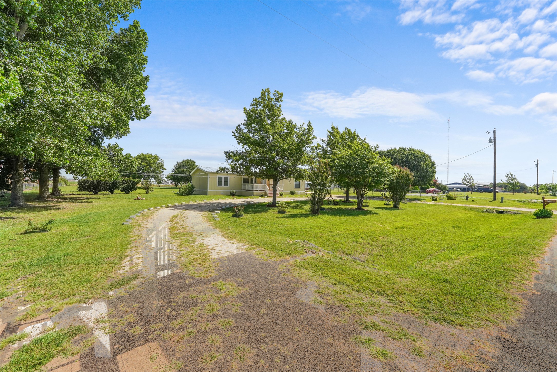 542 Private Road 4906