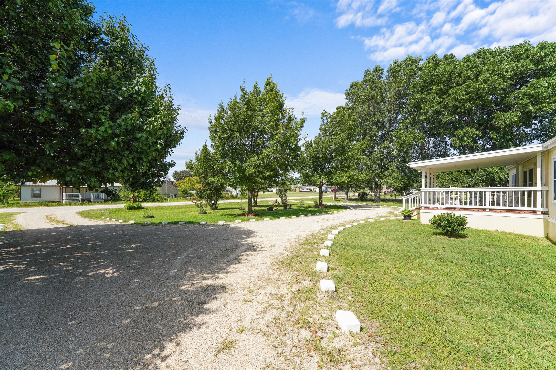 542 Private Road 4906