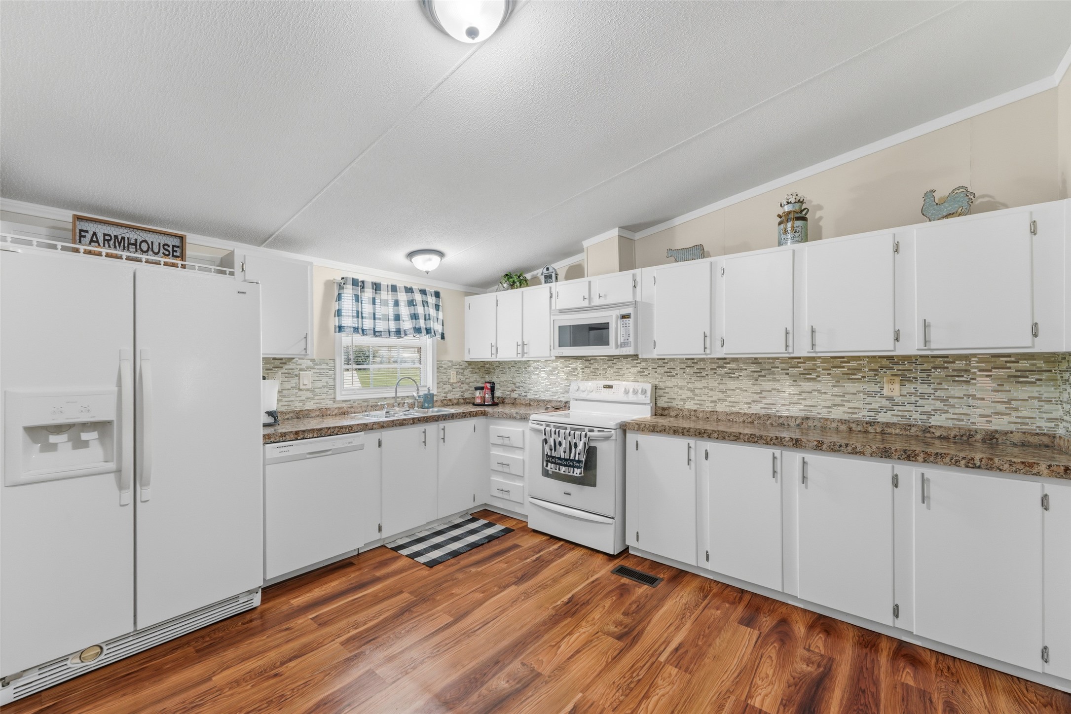 542 Private Road 4906