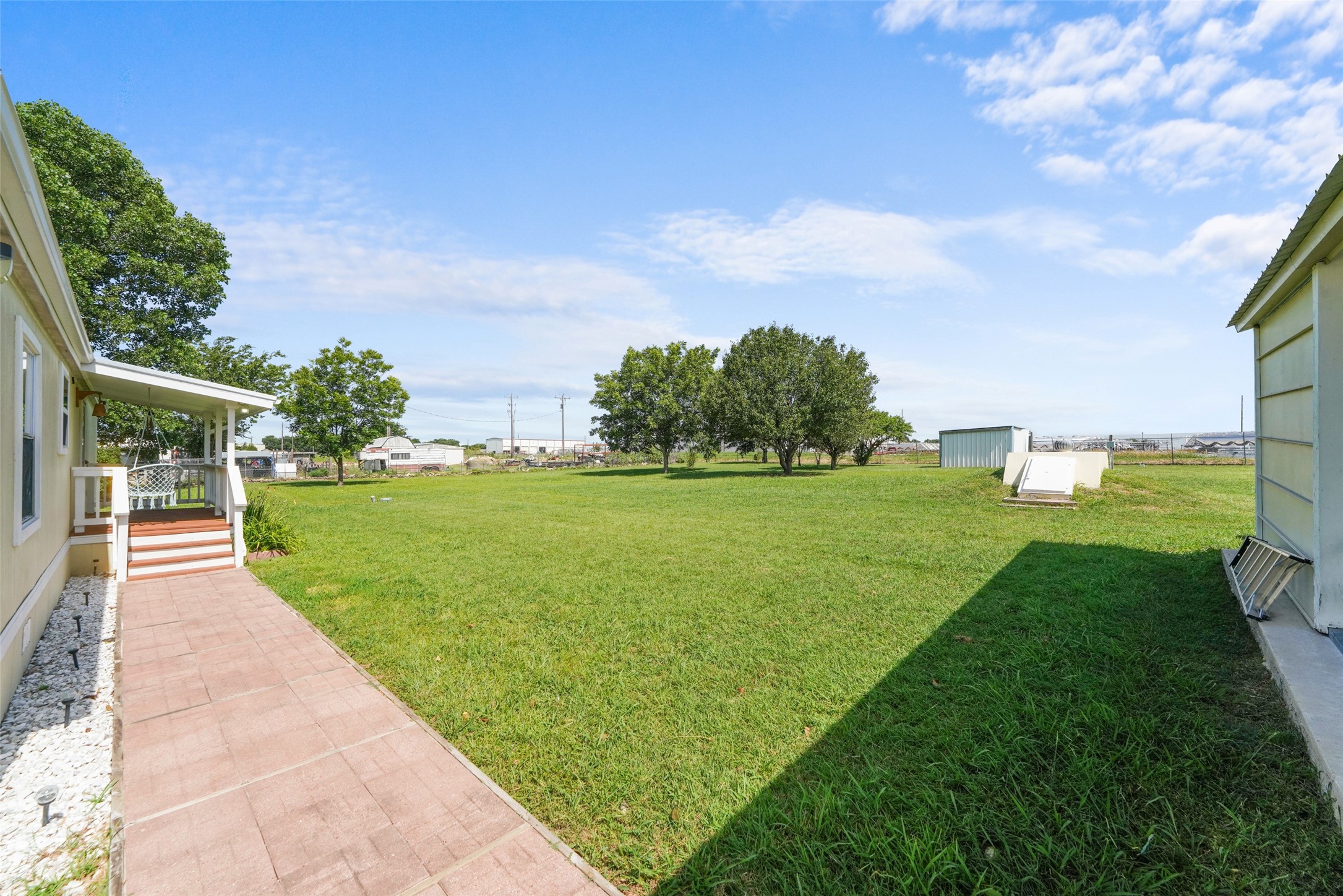 542 Private Road 4906