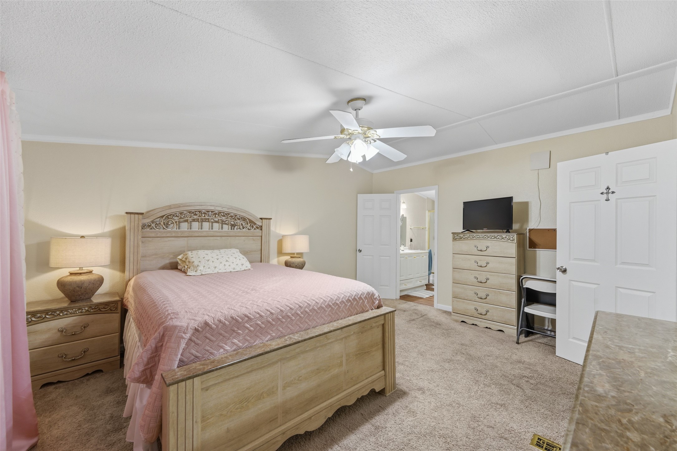 542 Private Road 4906