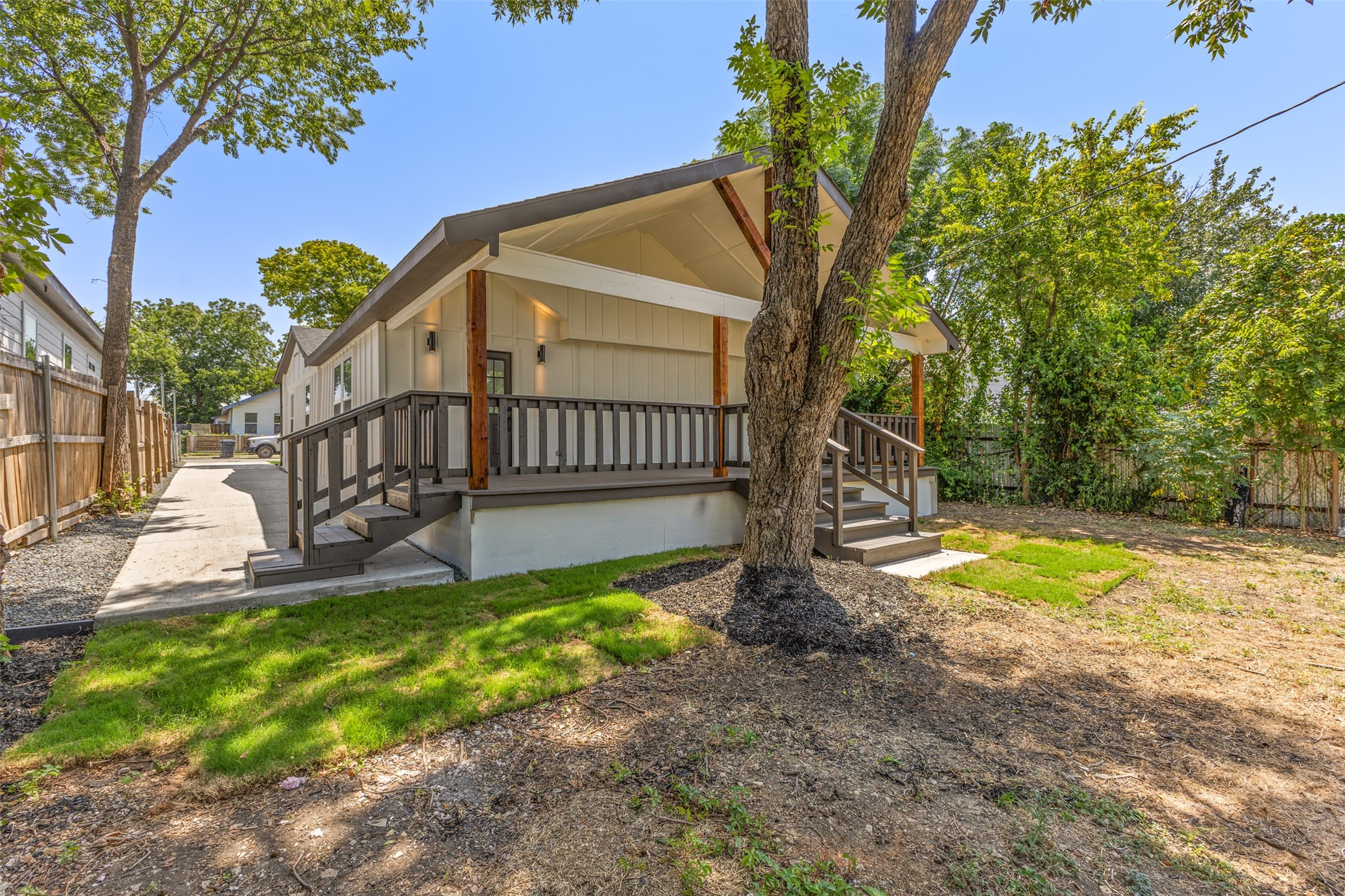 2911 S Denley