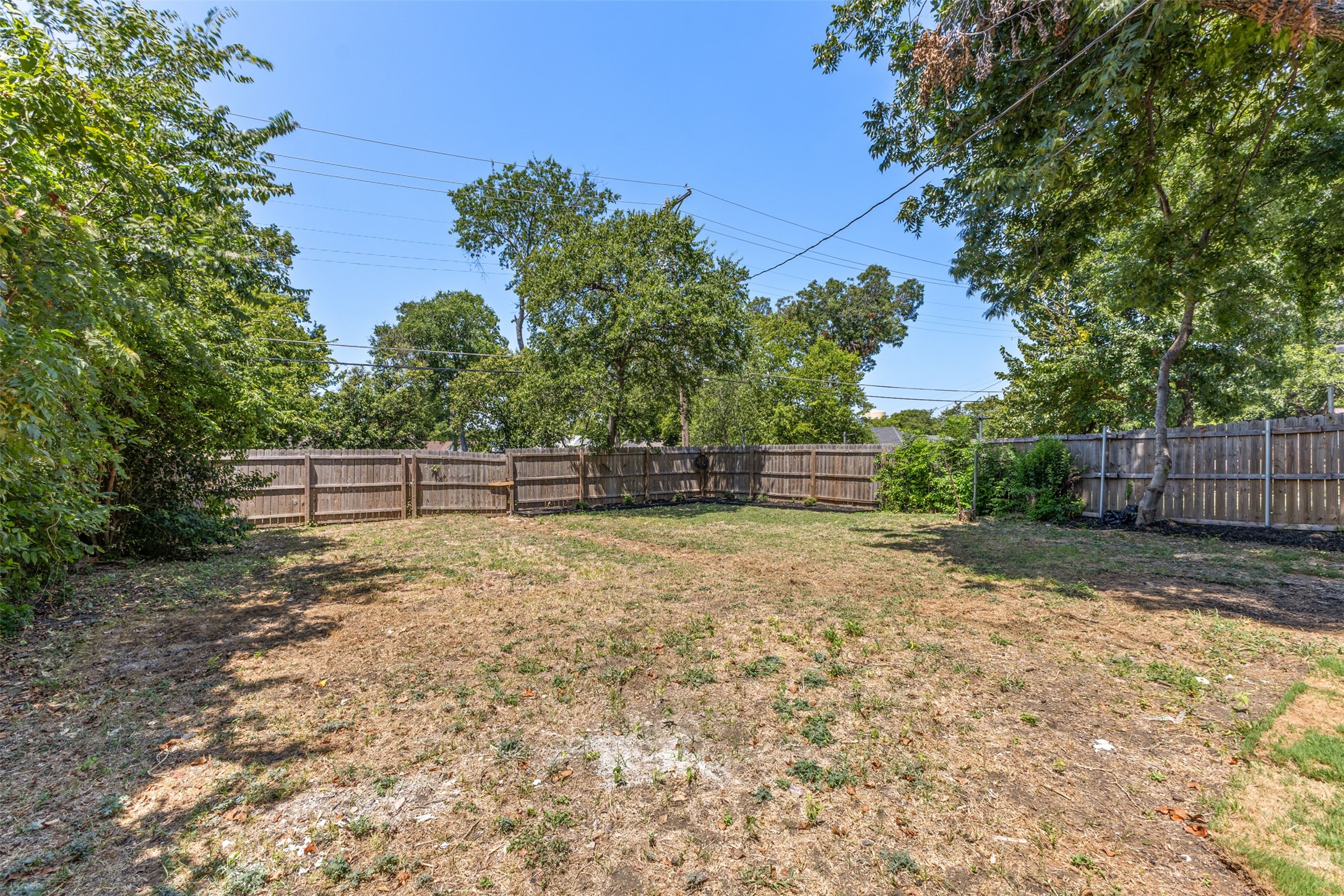2911 S Denley