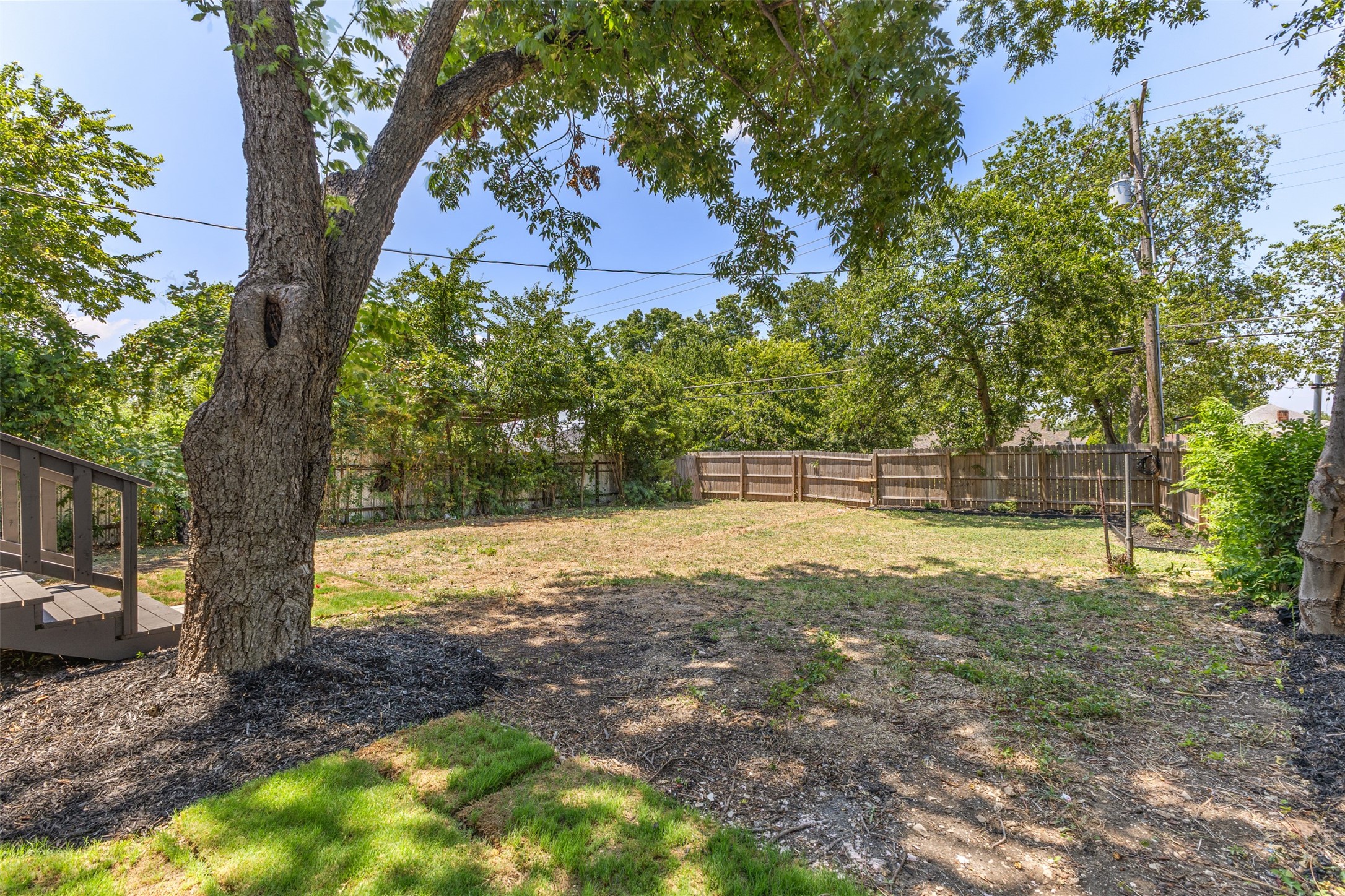 2911 S Denley