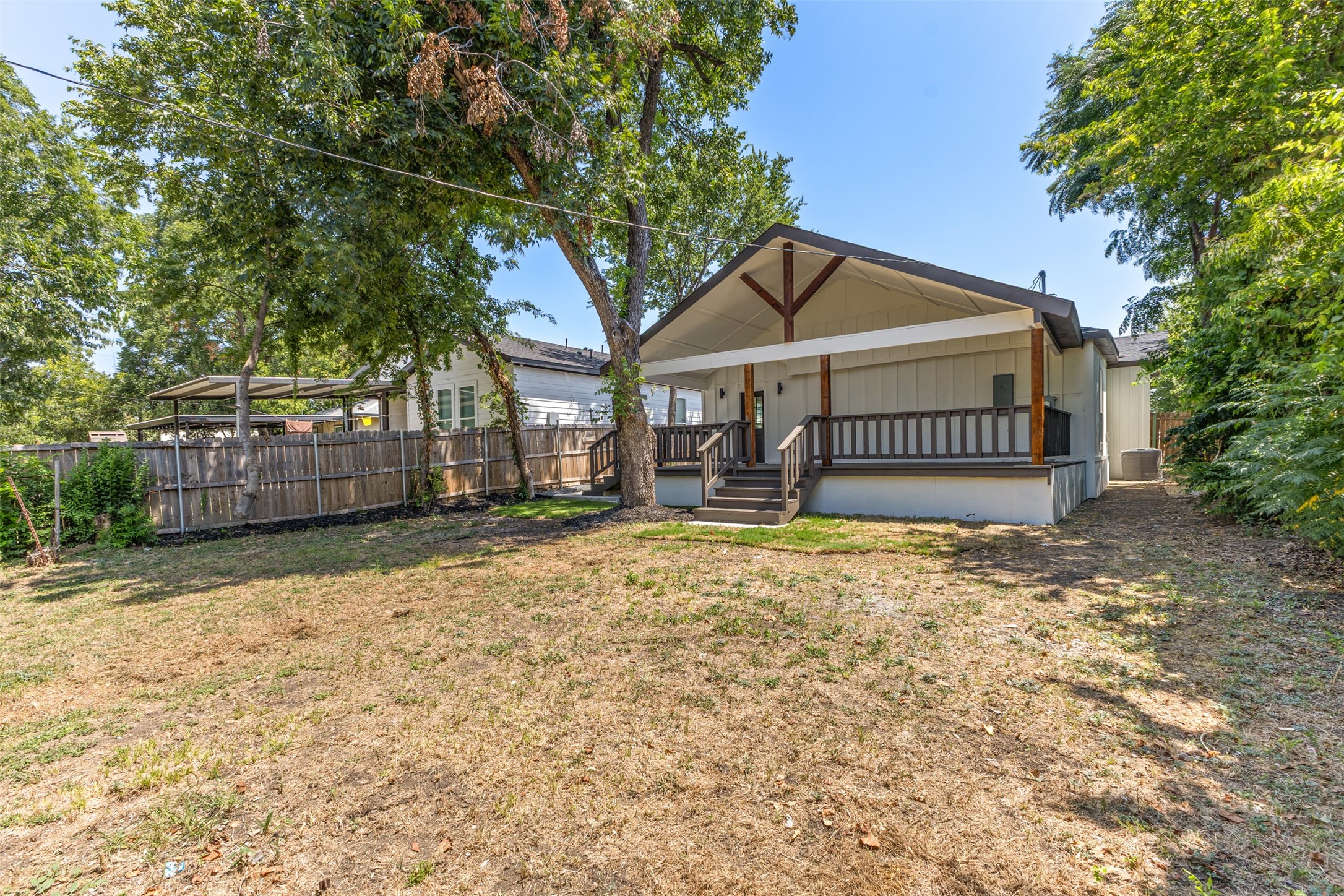 2911 S Denley