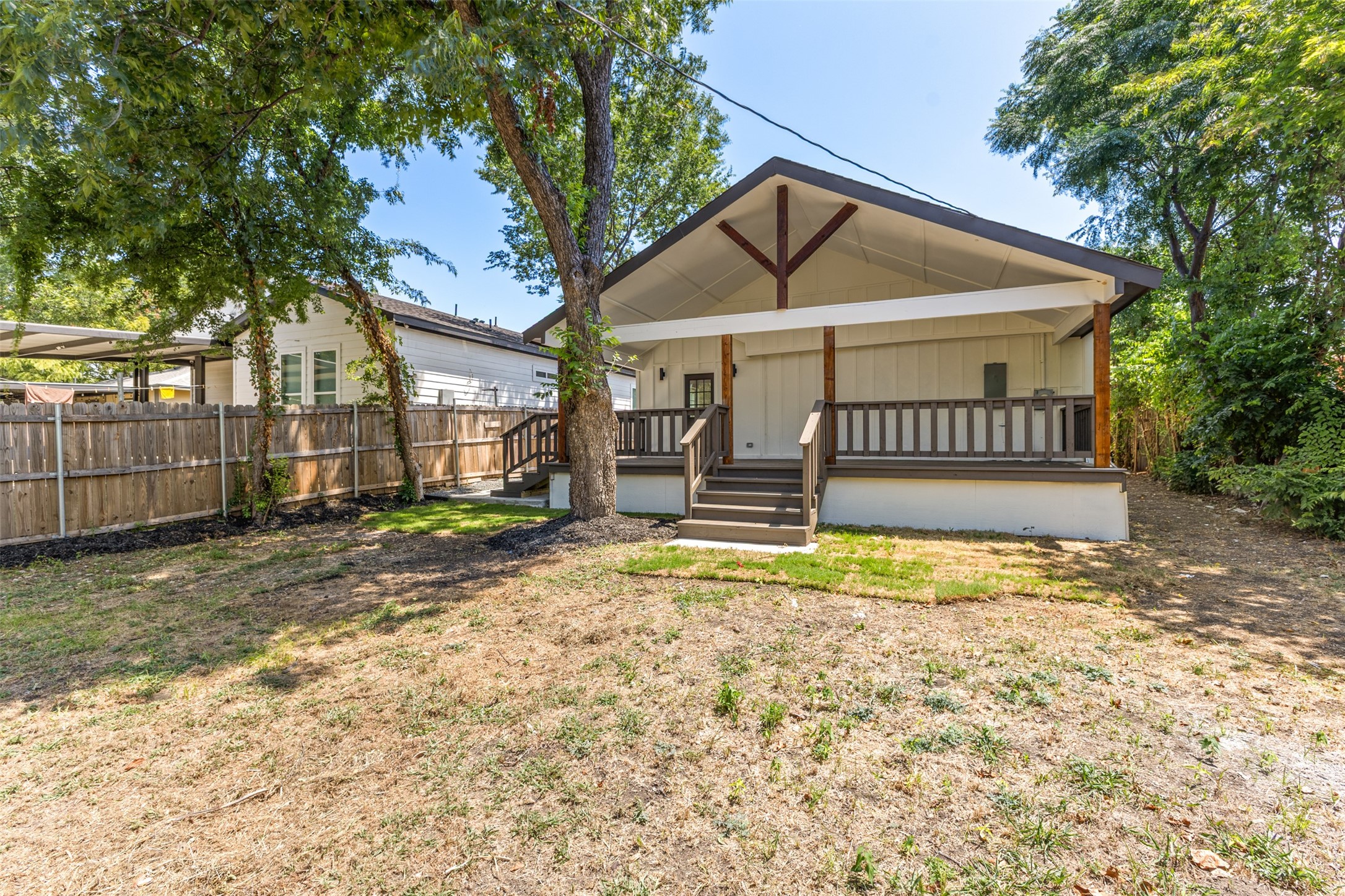 2911 S Denley