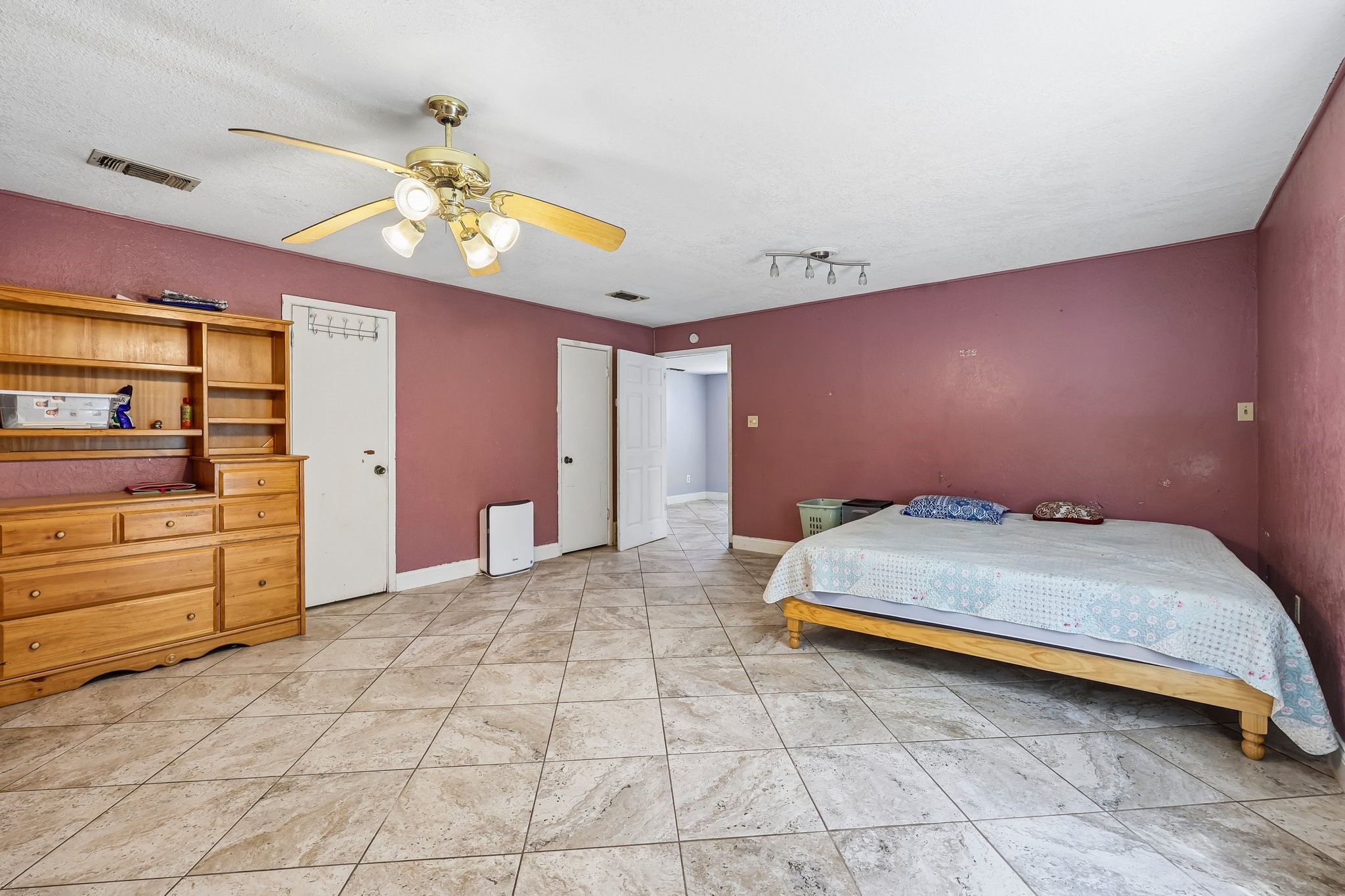 2450 S Burleson Boulevard