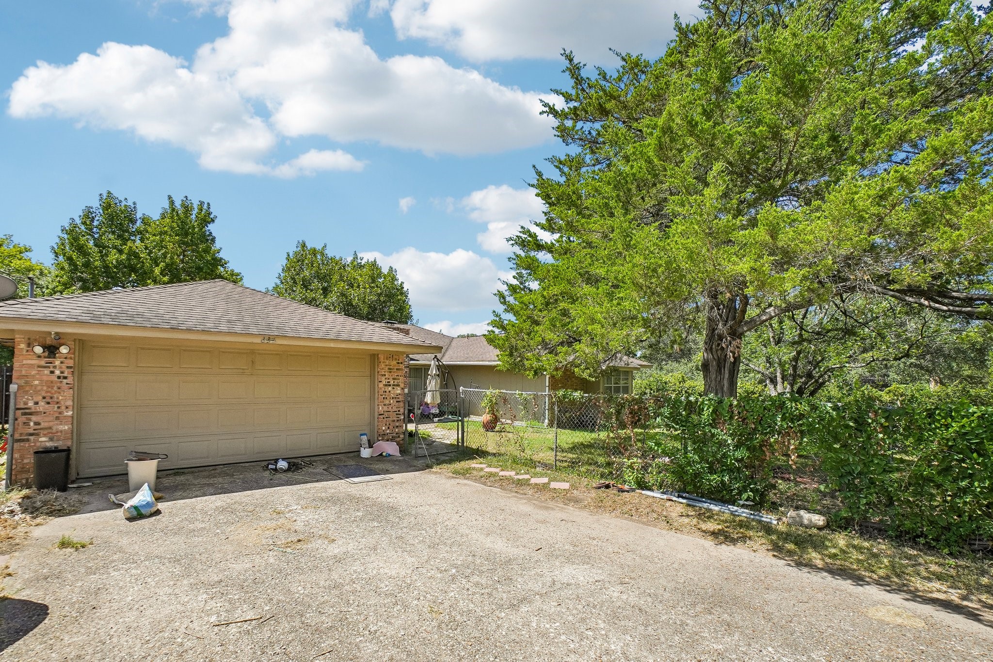335 Robin Hill Lane