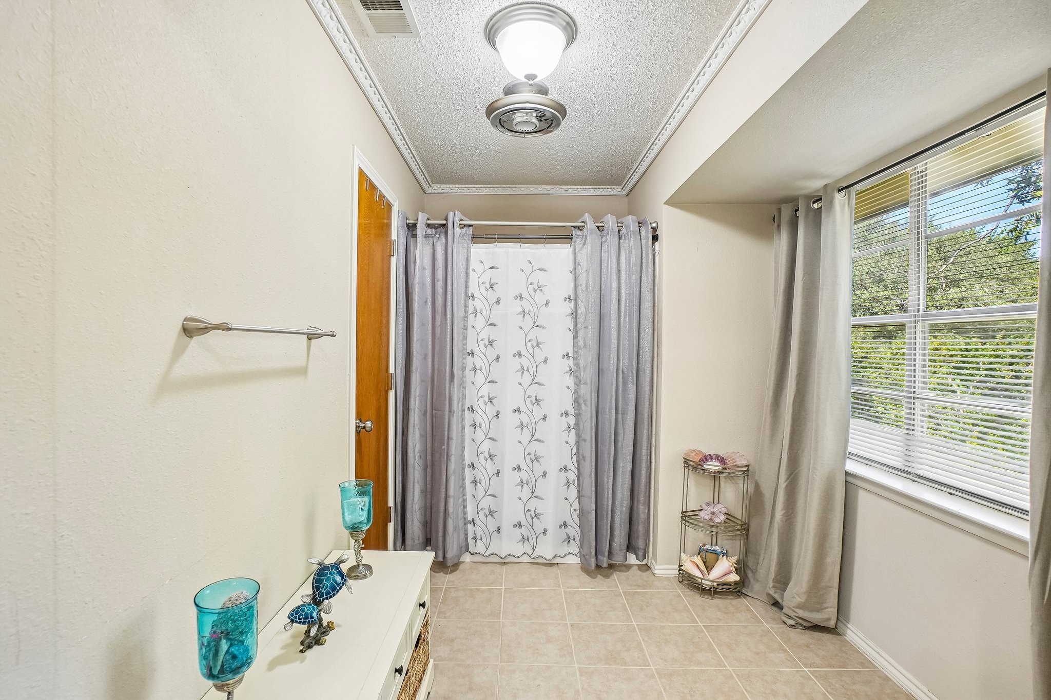 335 Robin Hill Lane
