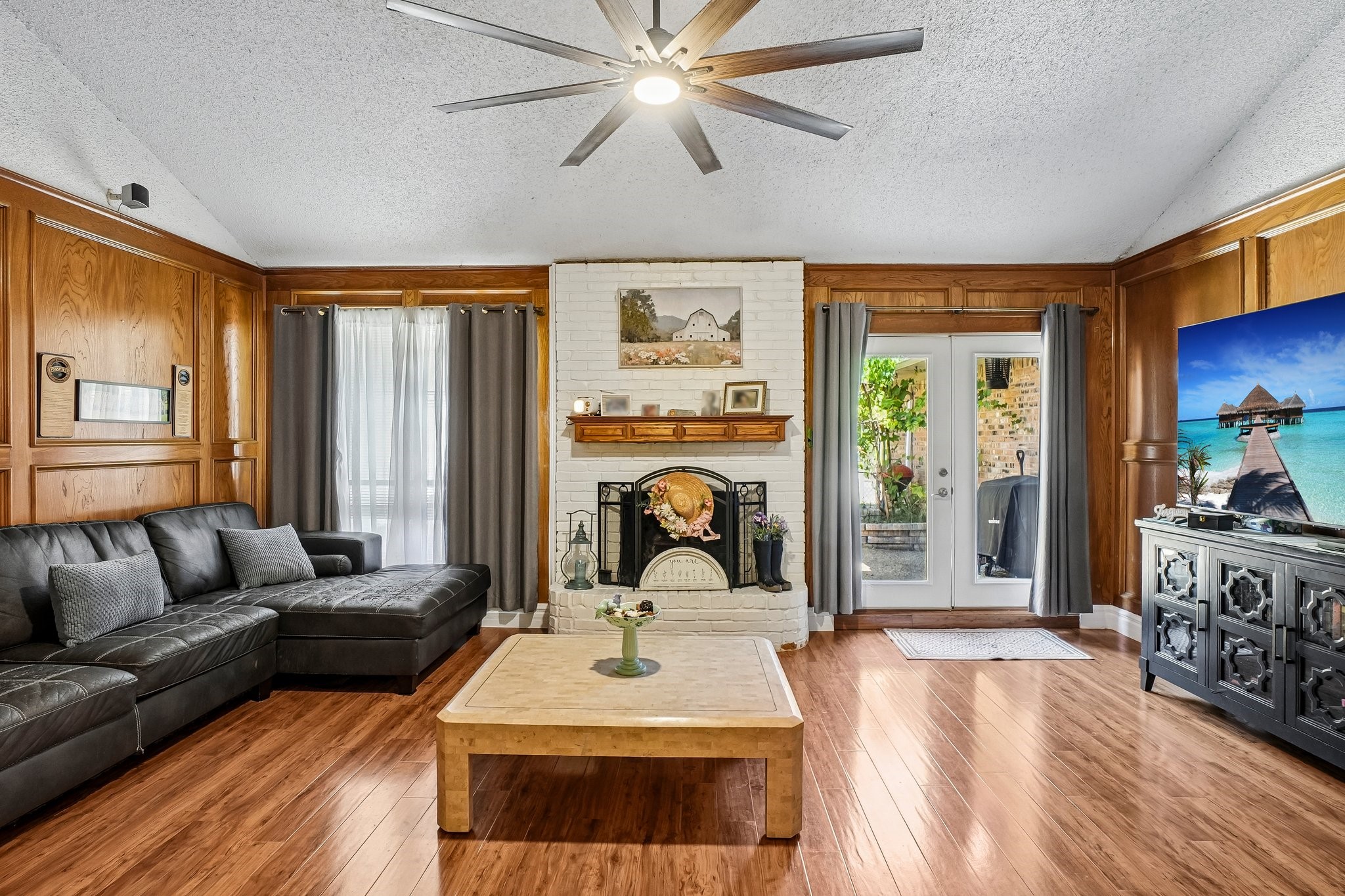 335 Robin Hill Lane