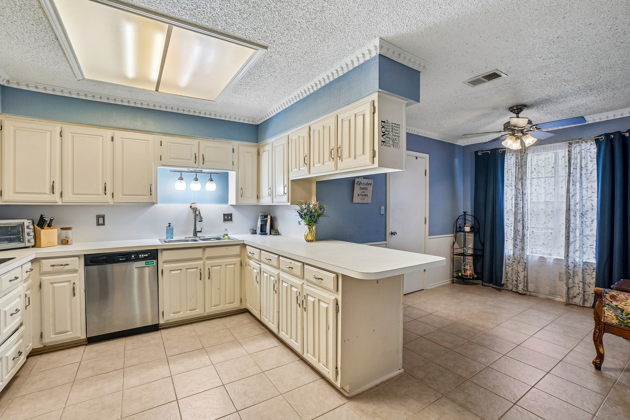 335 Robin Hill Lane