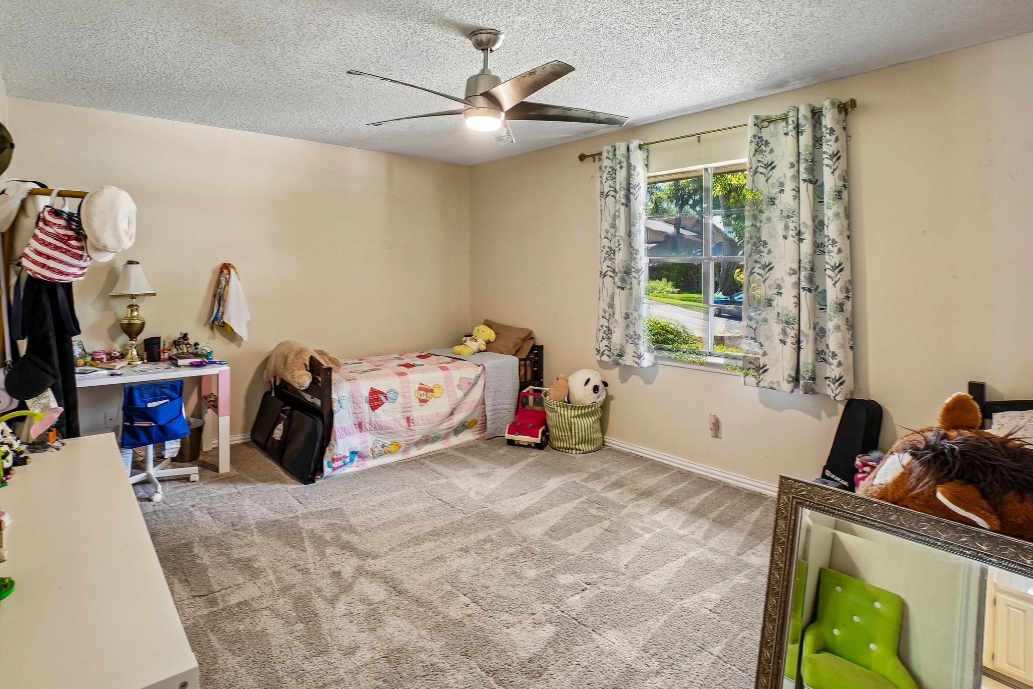 335 Robin Hill Lane