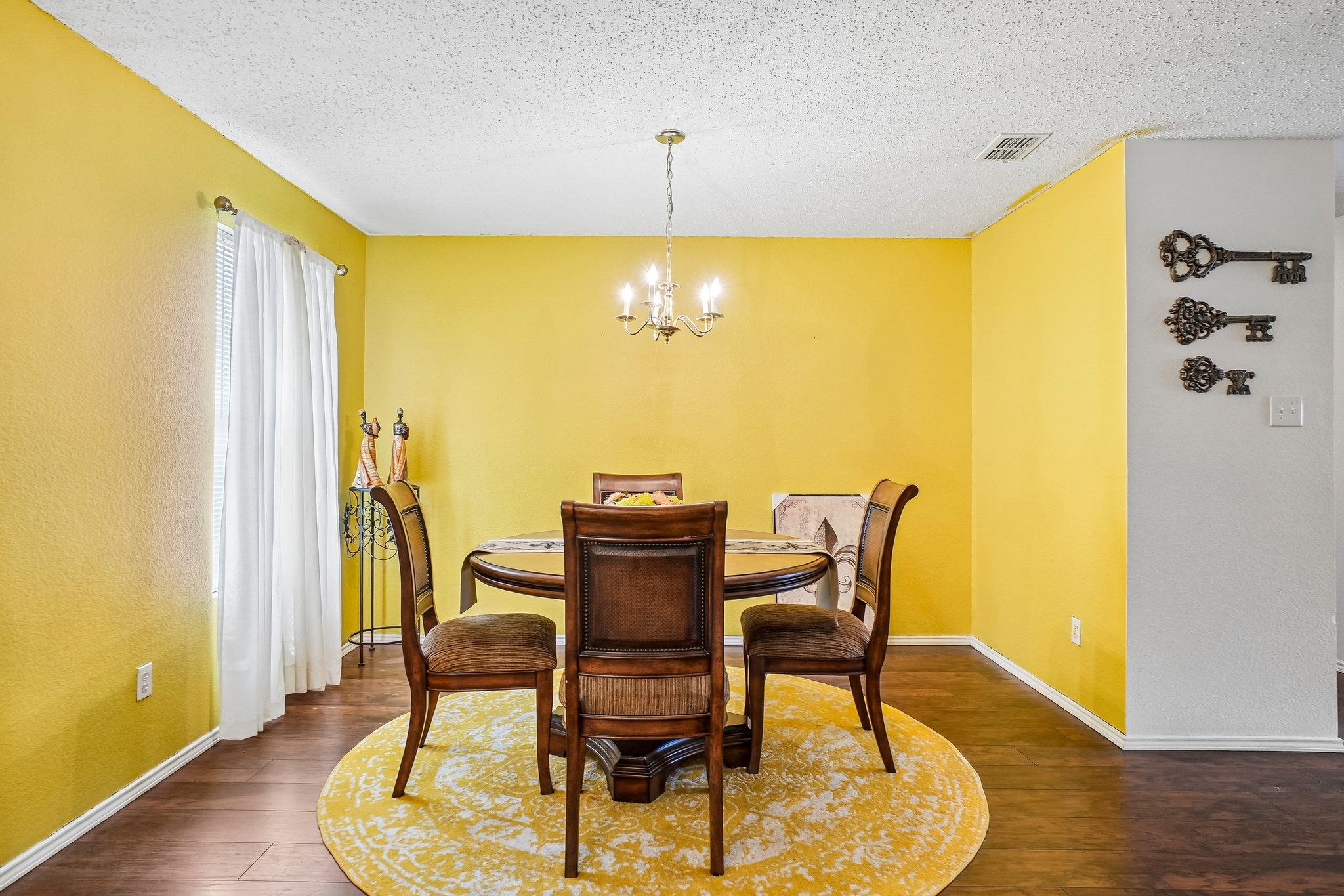 659 Pondview Drive