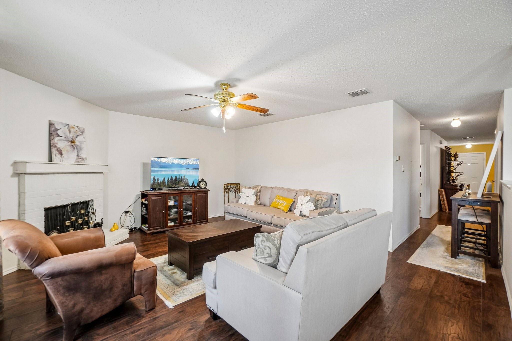 659 Pondview Drive