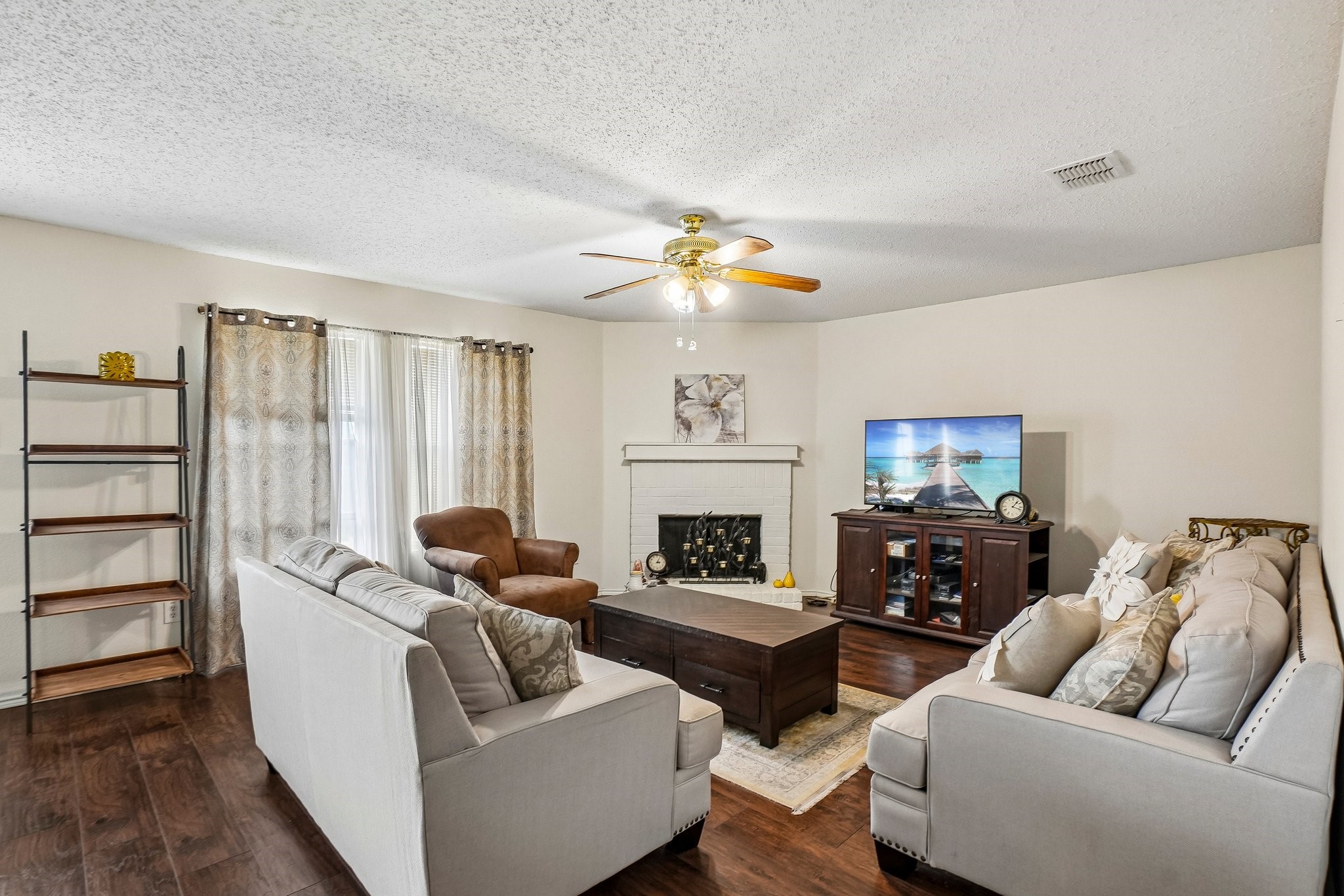 659 Pondview Drive