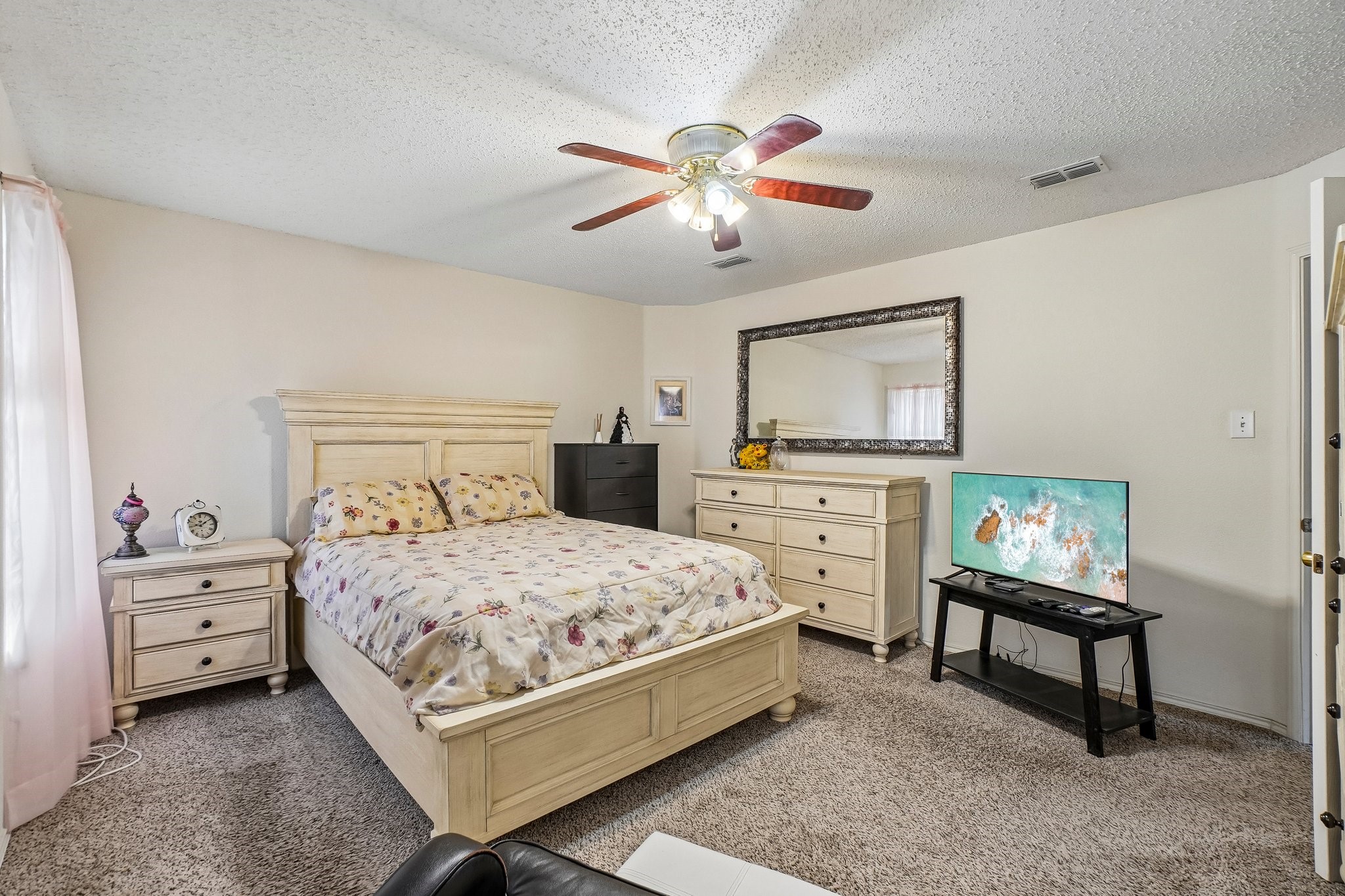 659 Pondview Drive