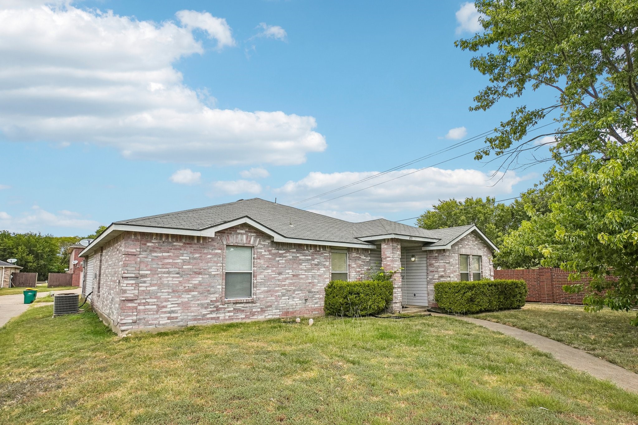 659 Pondview Drive